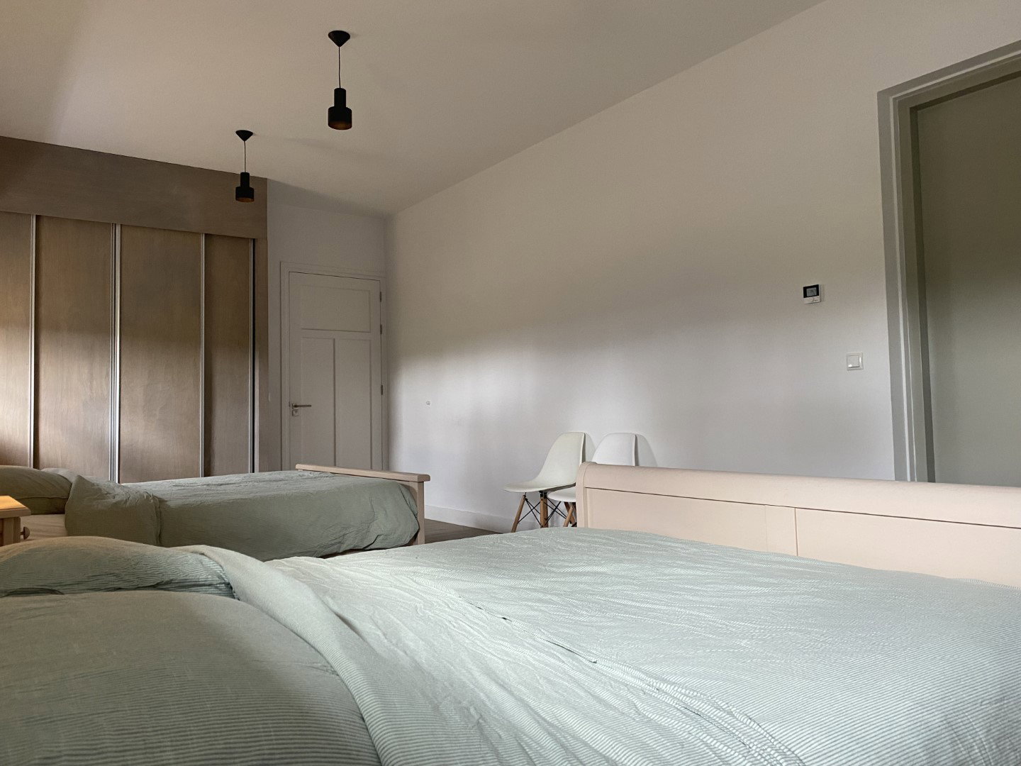 - image: 6