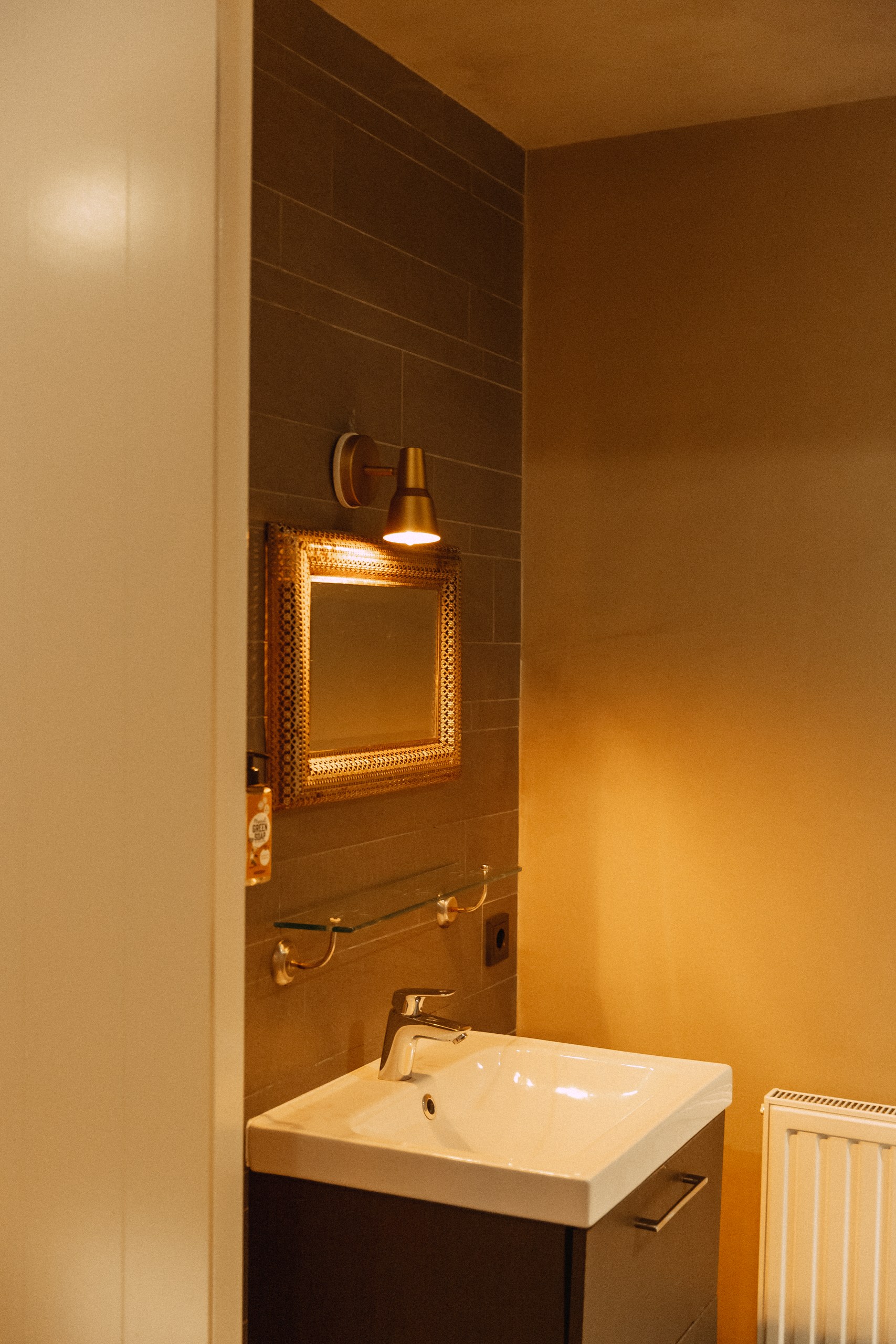 - image: 25