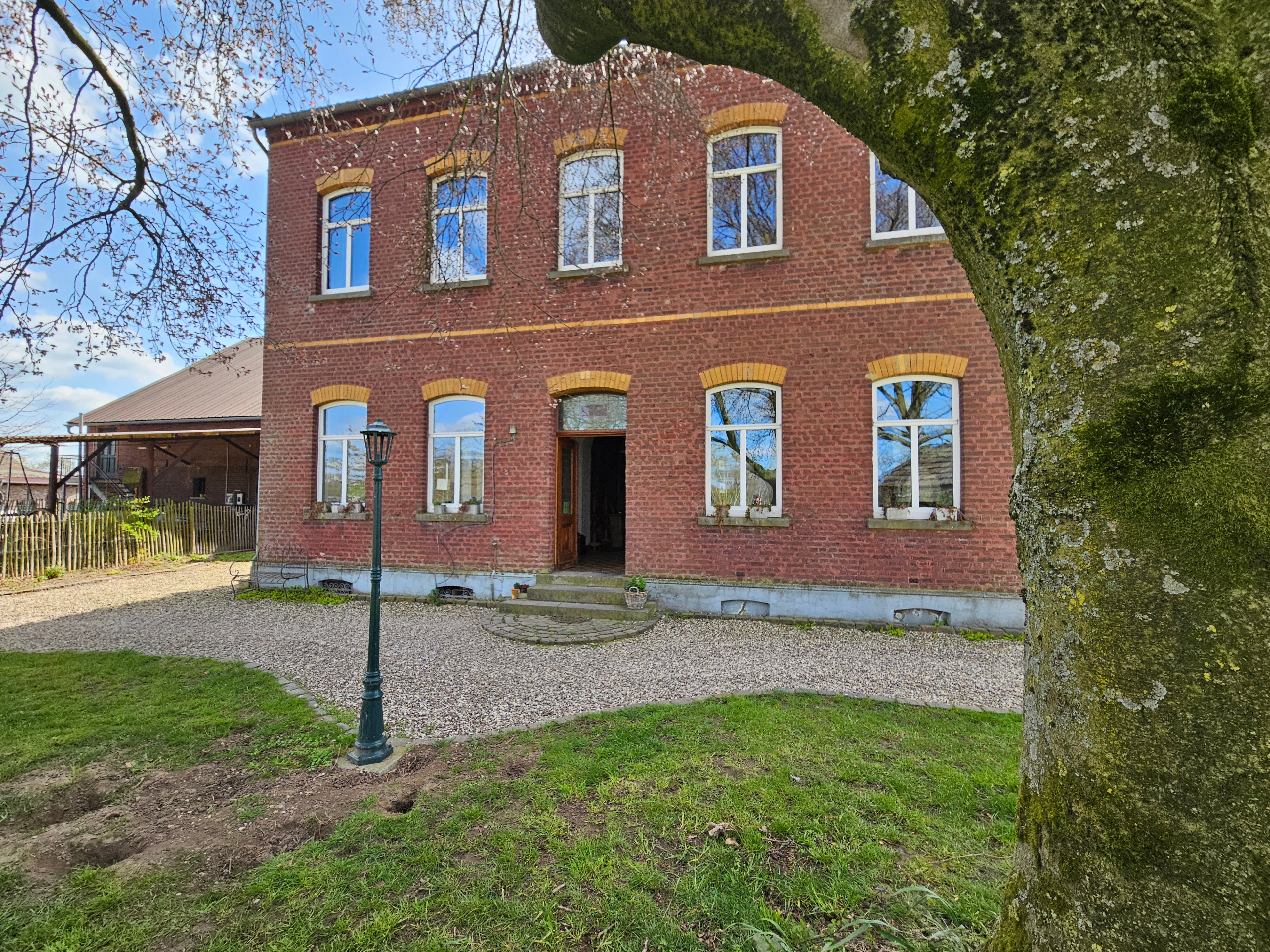 - image: 21