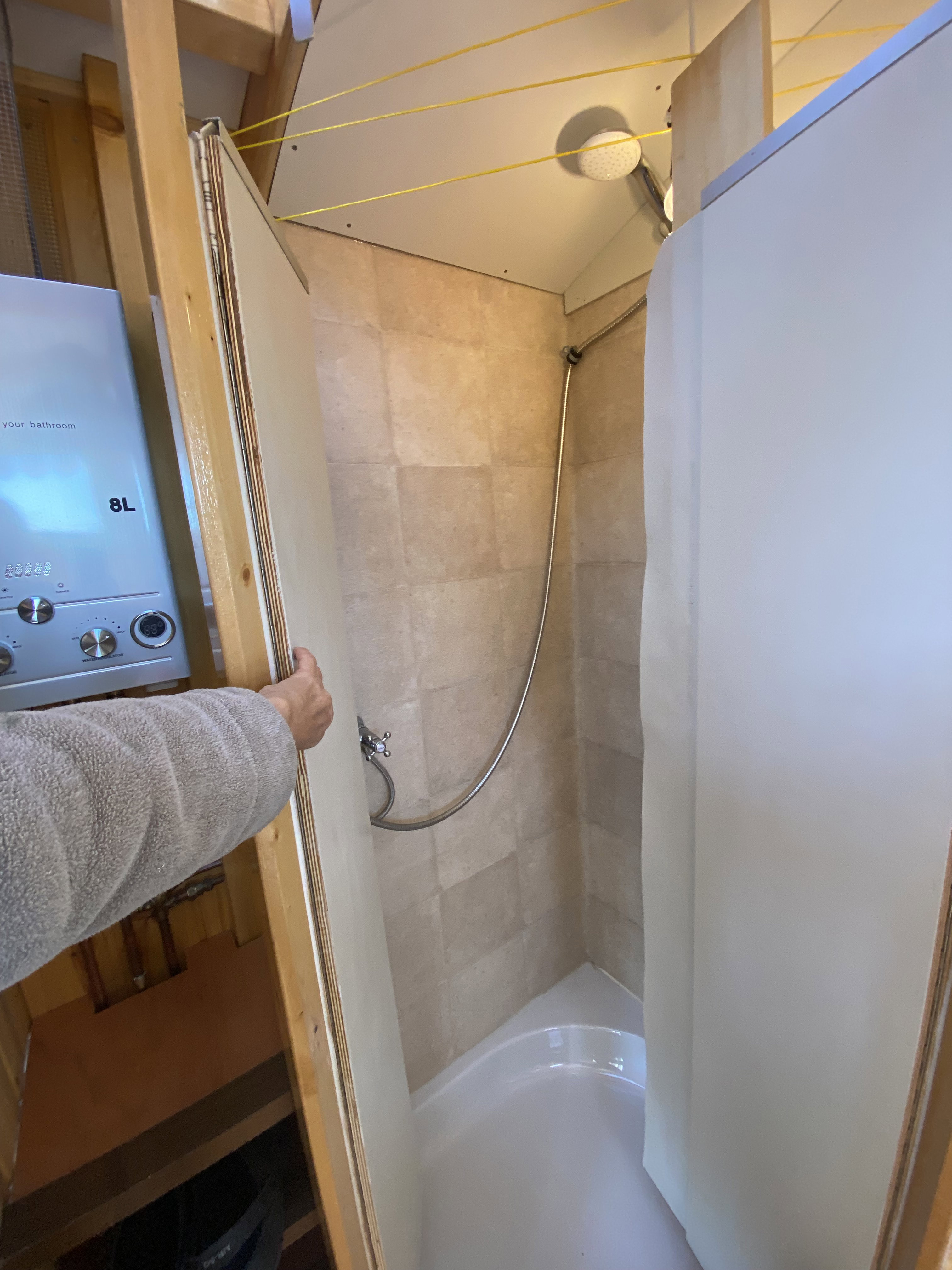 - image: 11