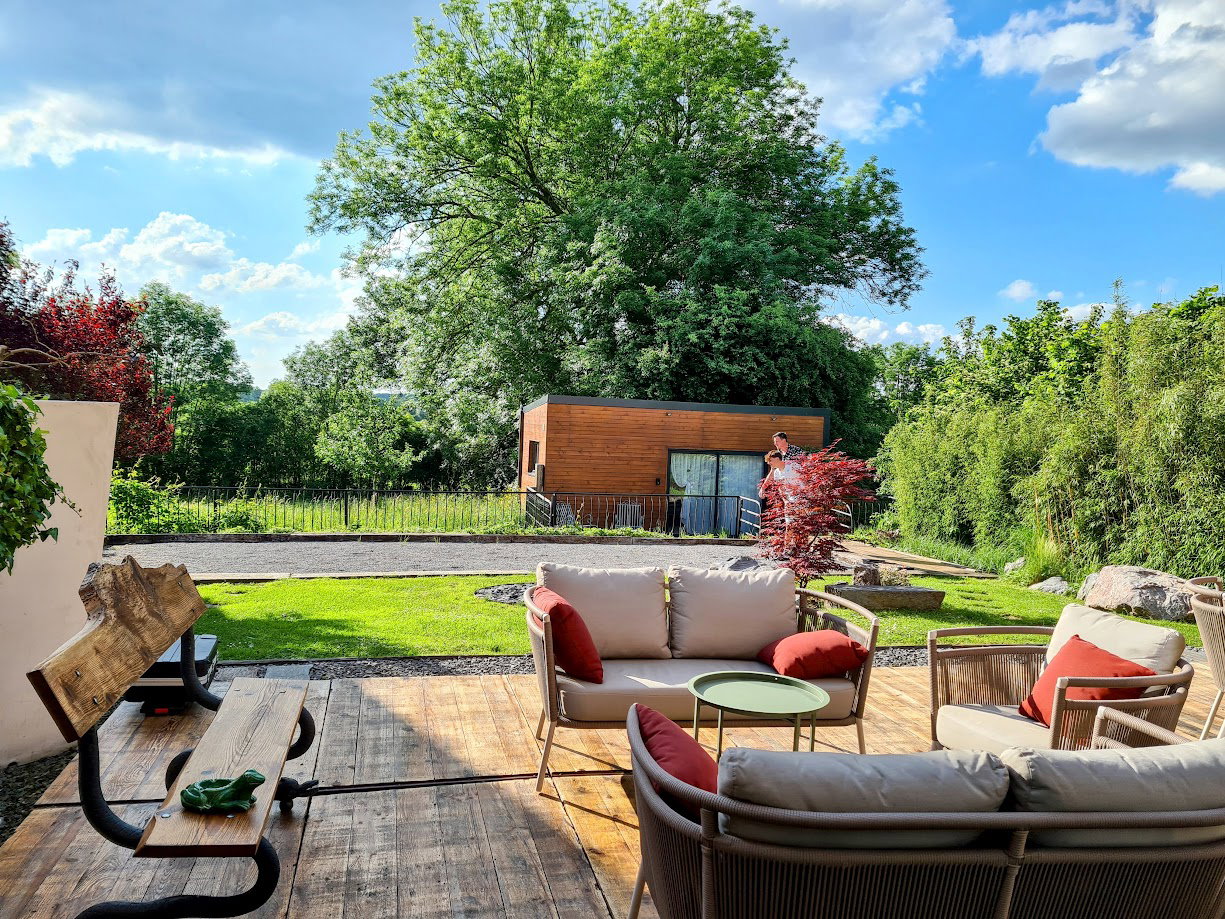 - image: 9