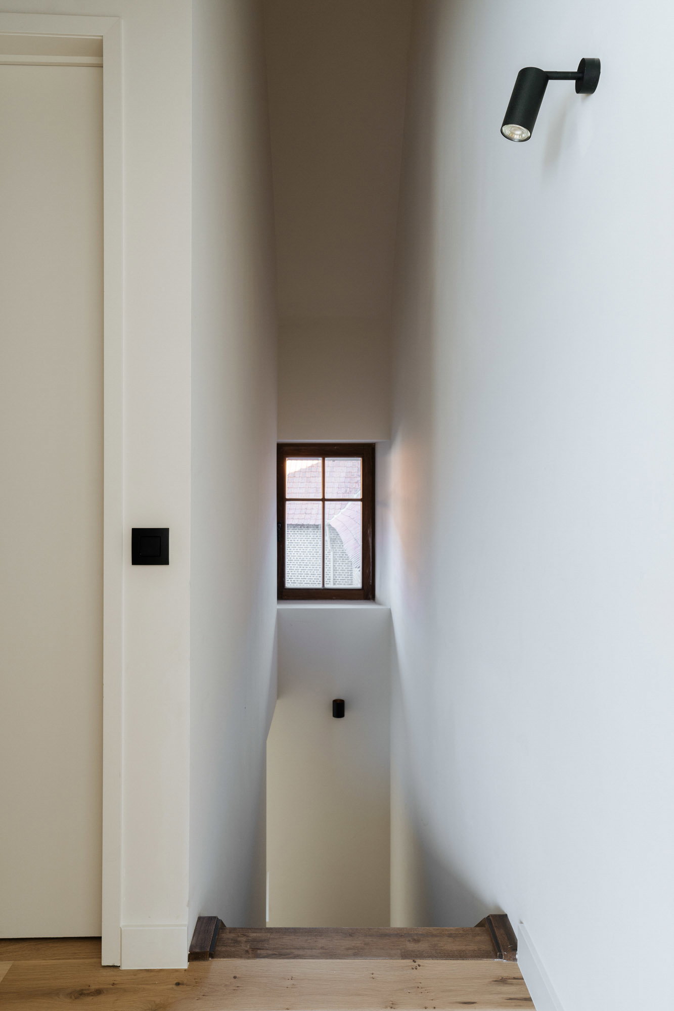 - image: 17
