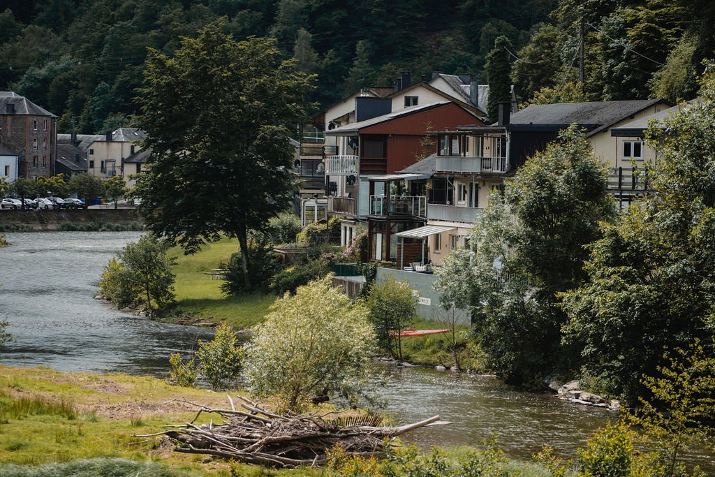 Casa nella natura a Bohan