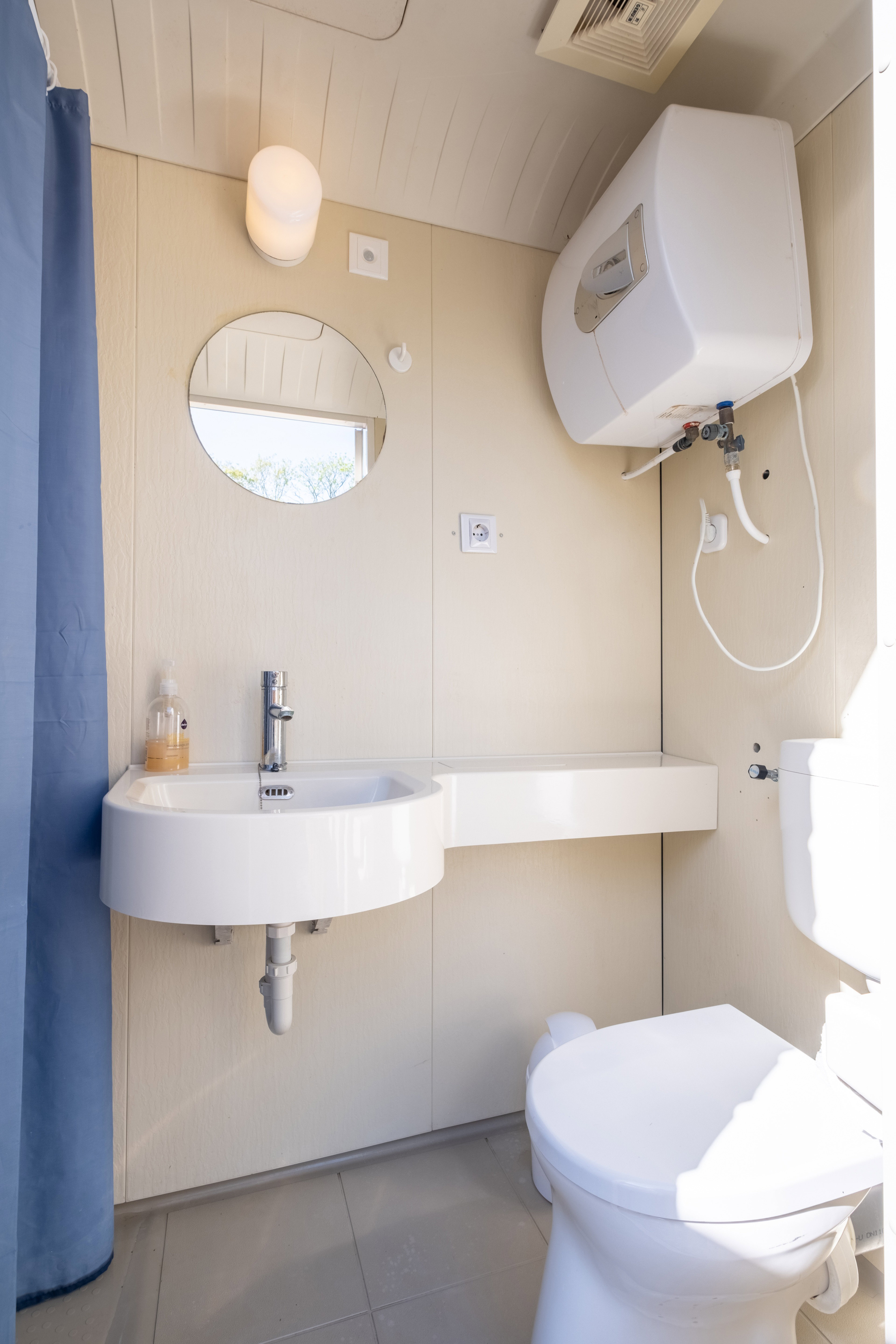 - image: 11