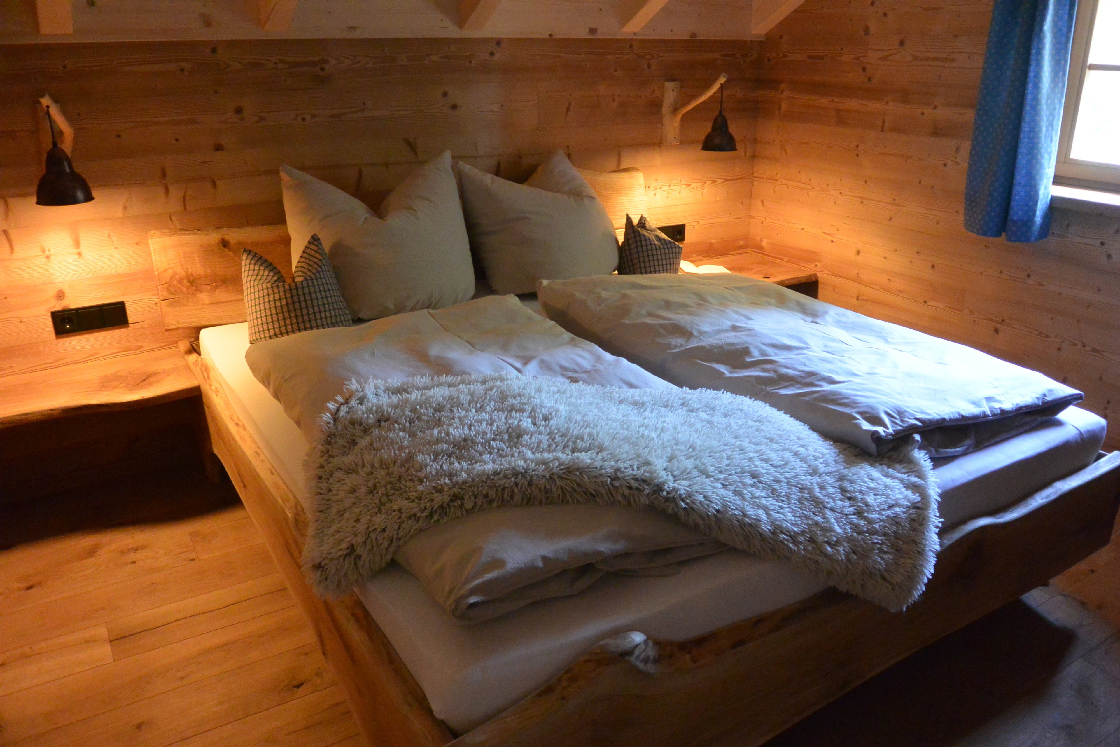 - image: 11