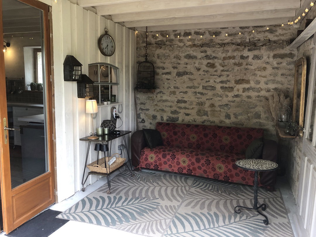 - image: 25