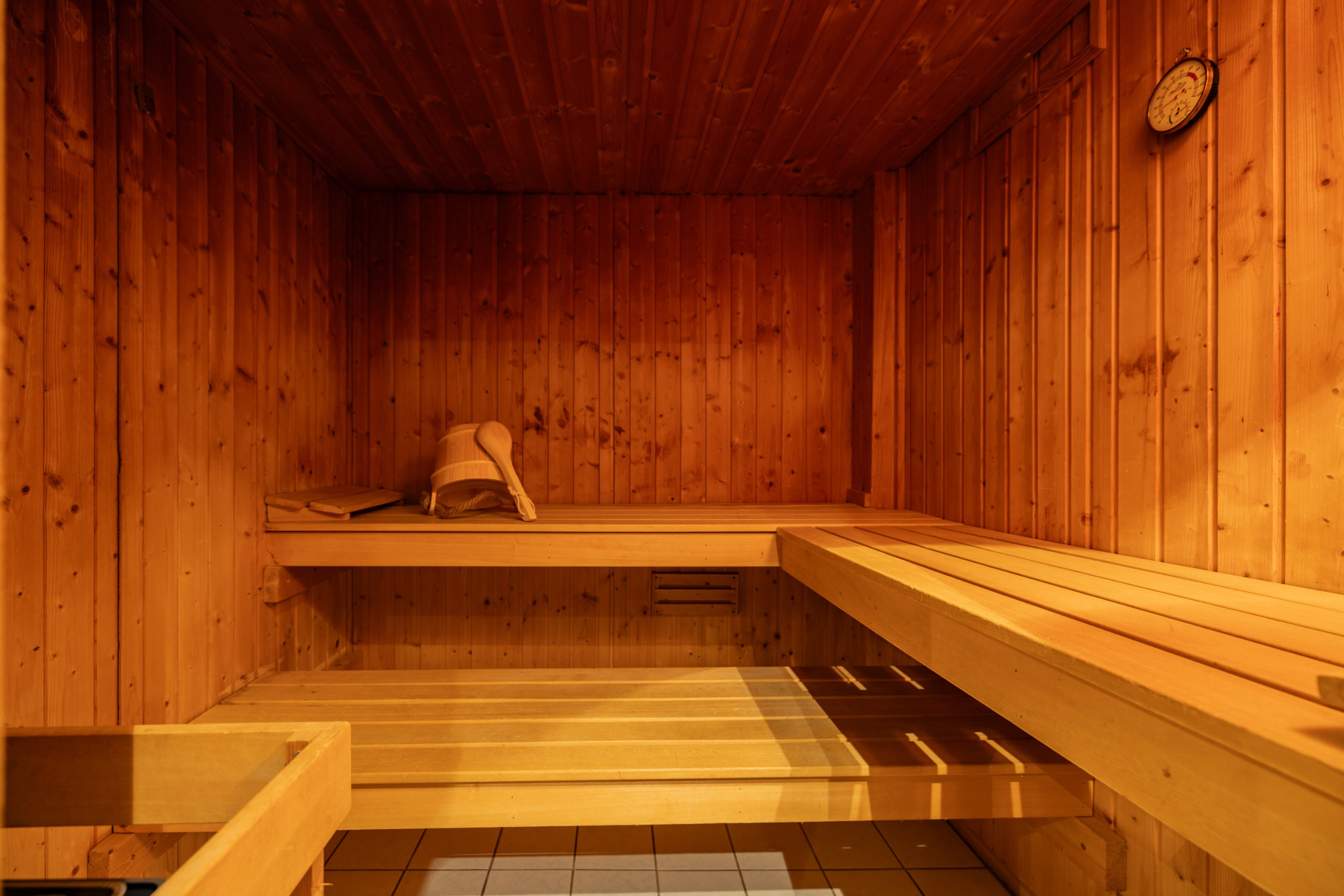 - image: 11
