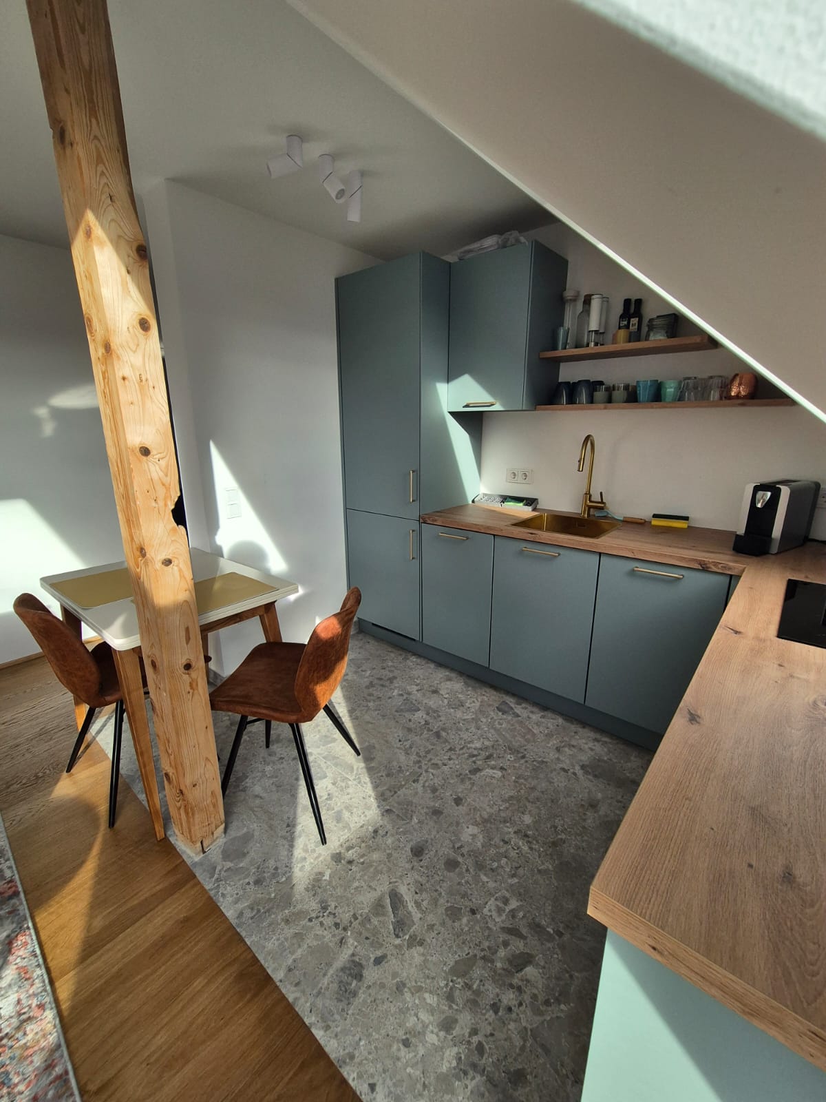 - image: 28