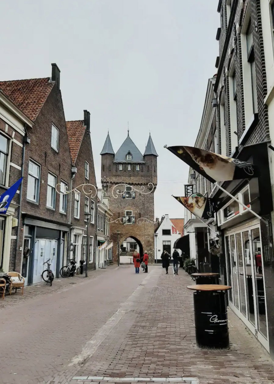 - image: 22