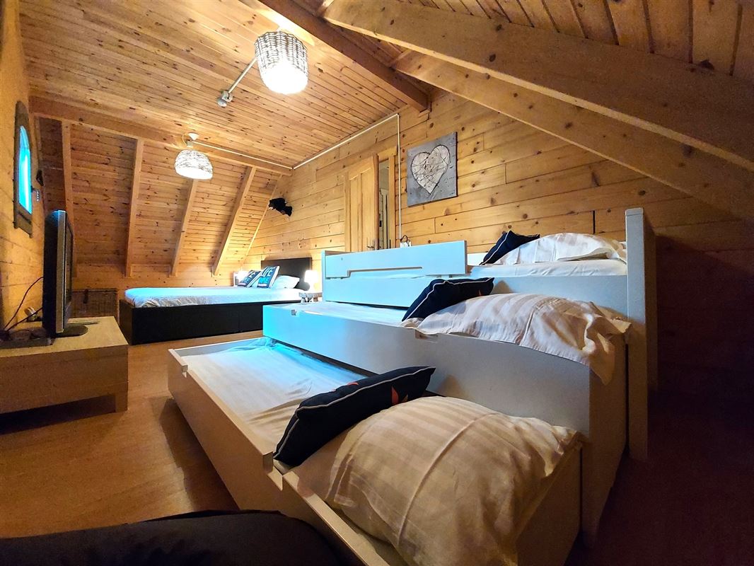 - image: 17