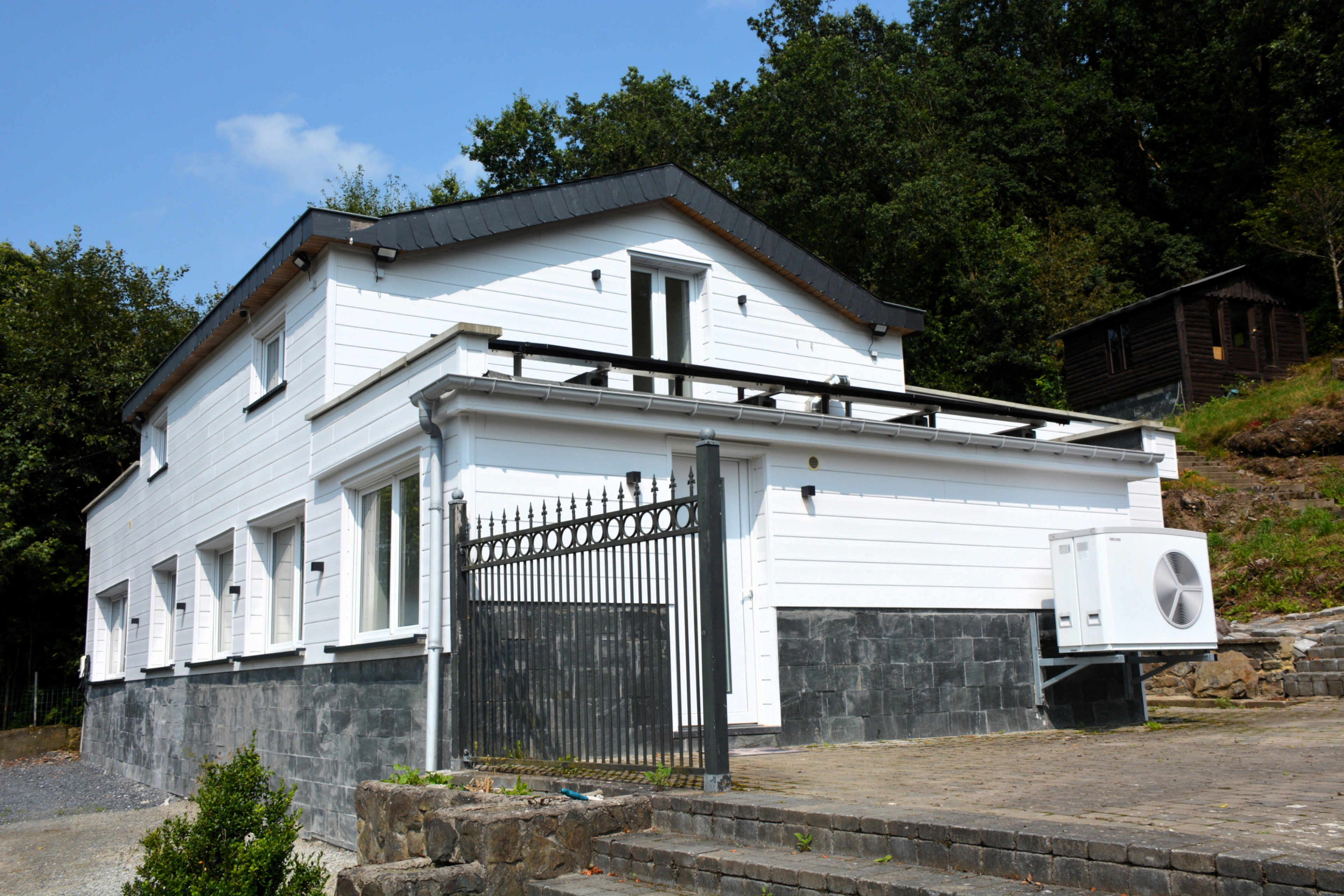 - image: 42