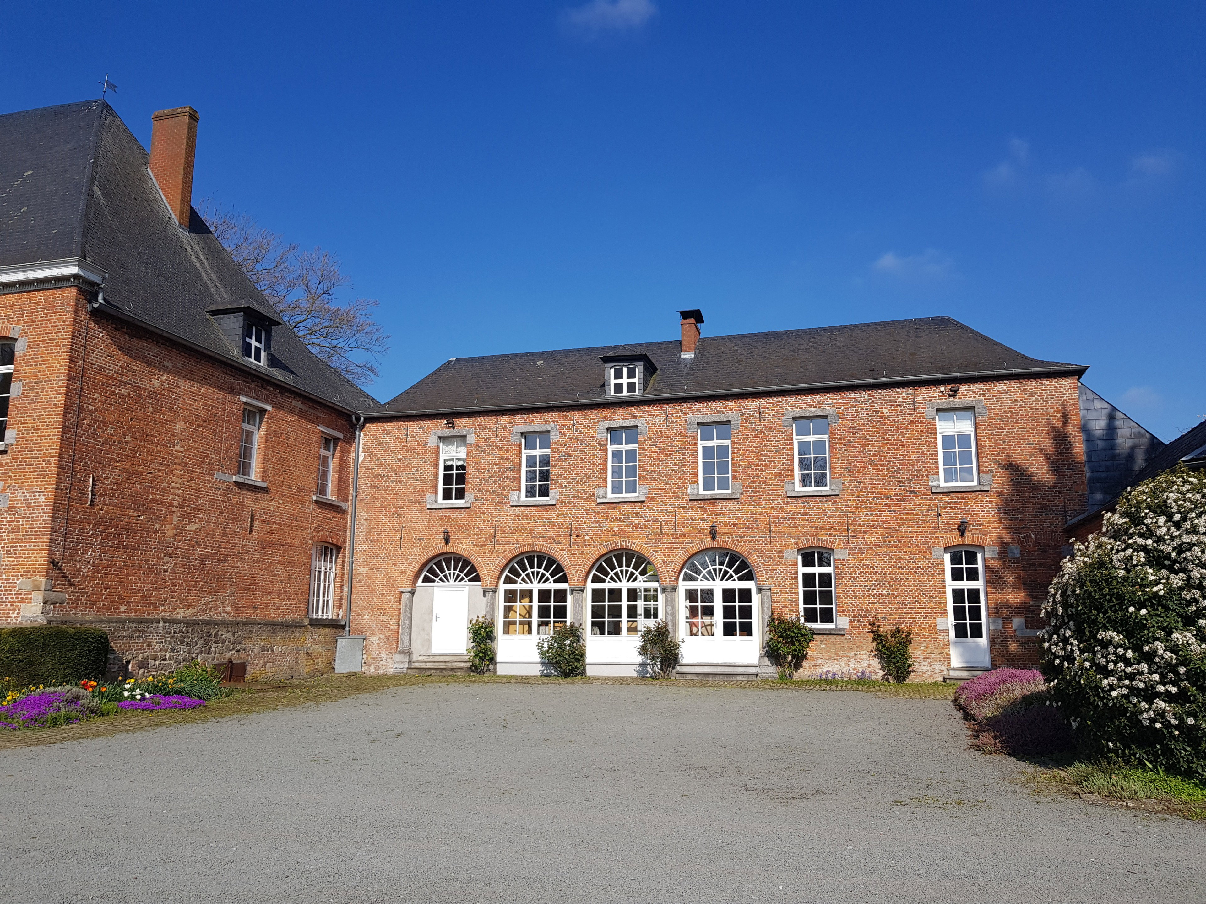 Nature house in Sars-la-Bruyère