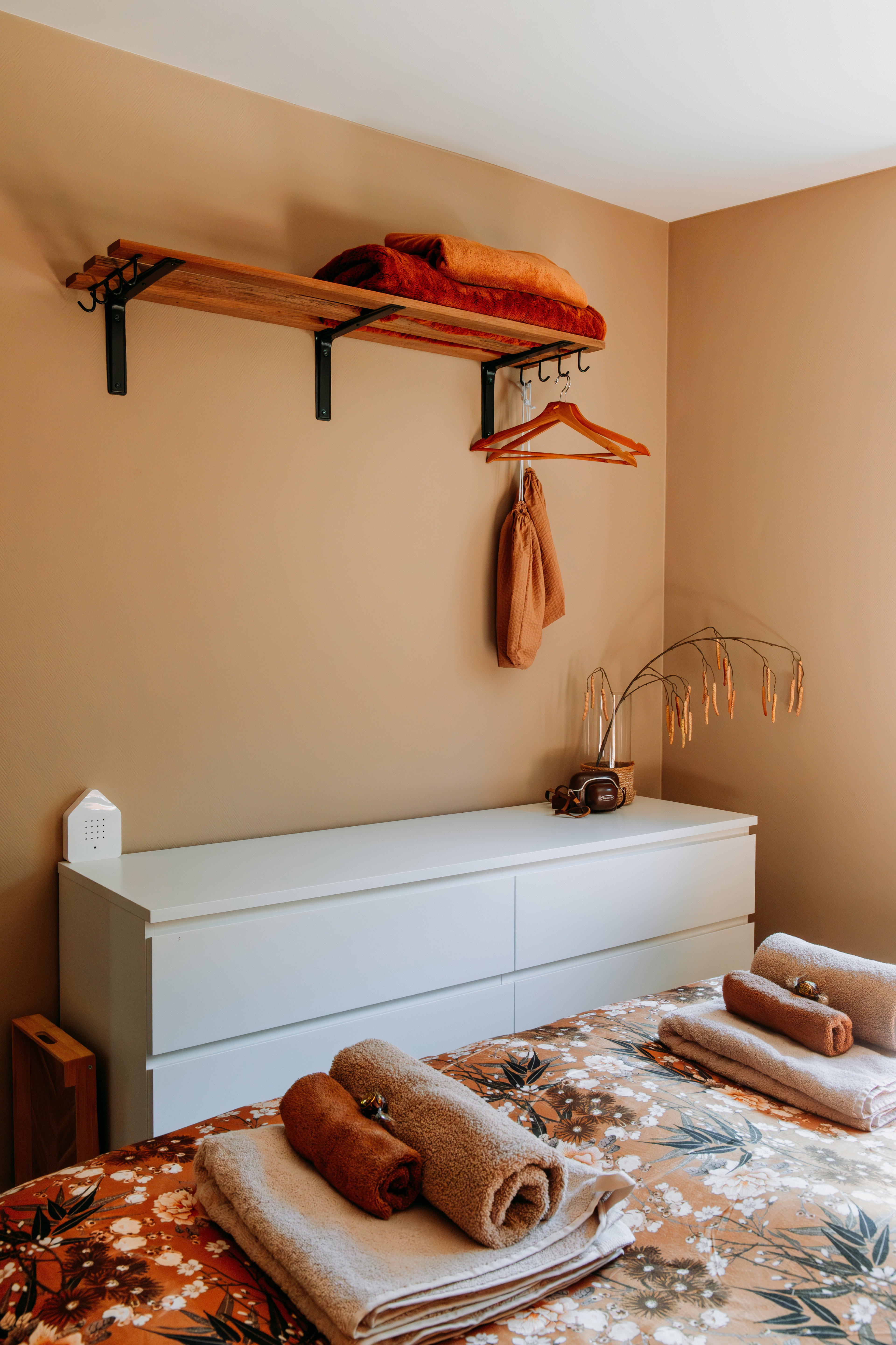 - image: 23
