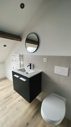 - image: 23