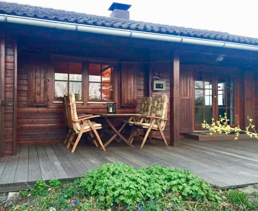Naturhäuschen in Bromskirchen