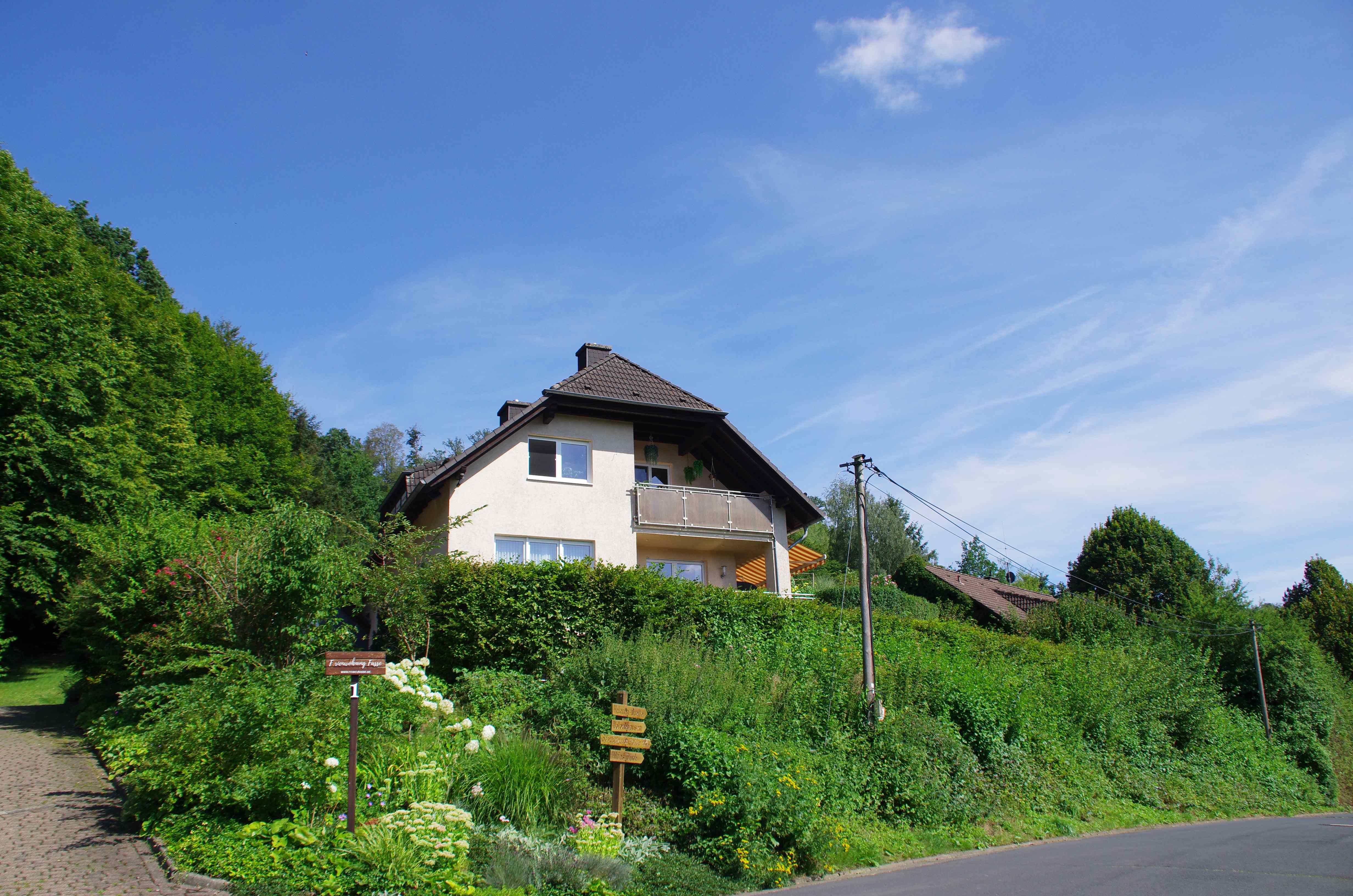 - image: 1