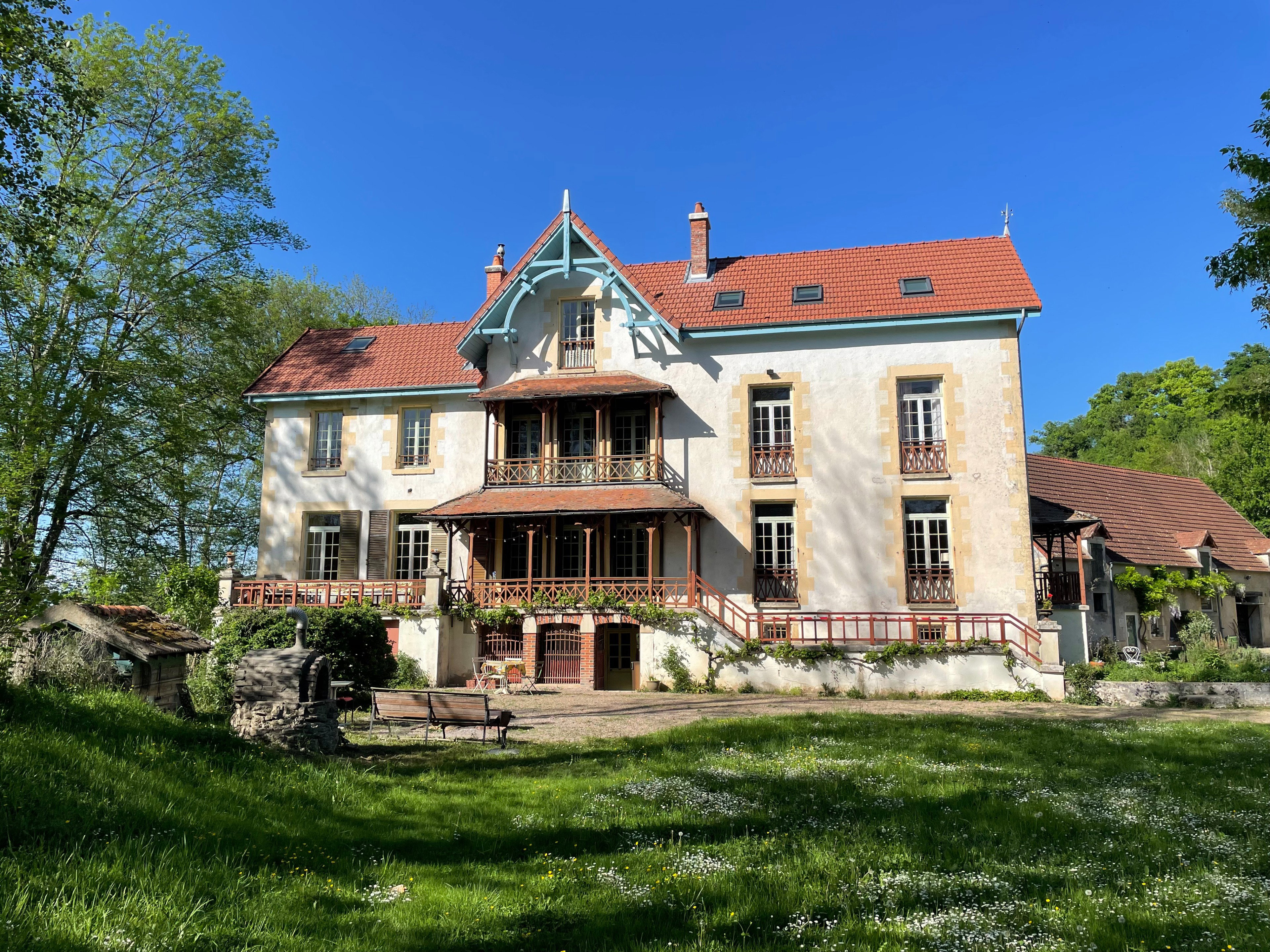 Nature house in Saint-Germain-de-bois