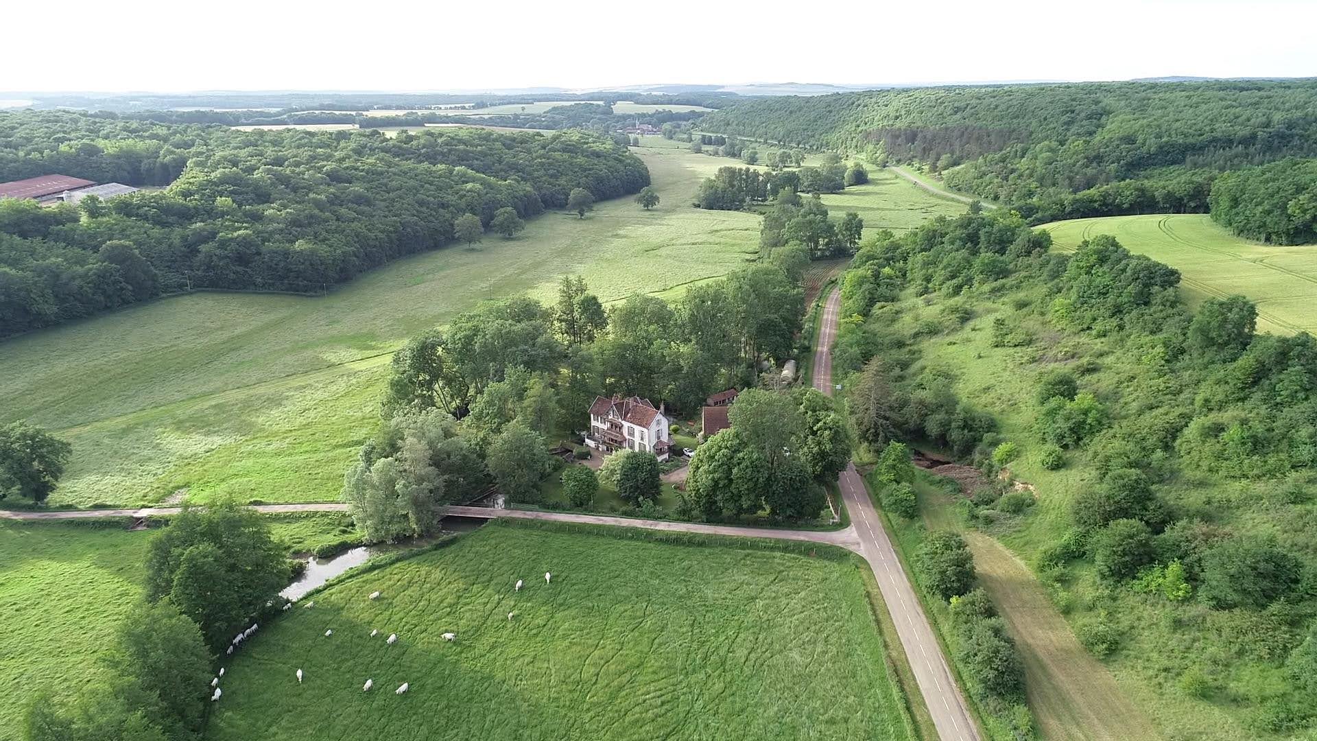 Nature house in Saint-Germain-de-bois