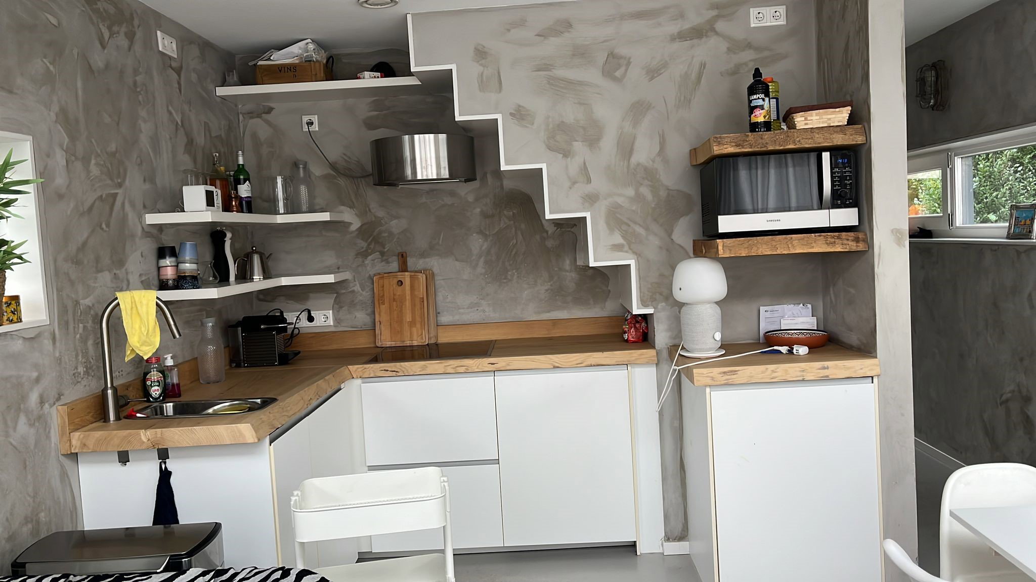 - image: 17