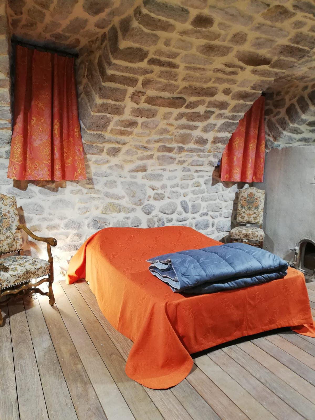 - image: 23