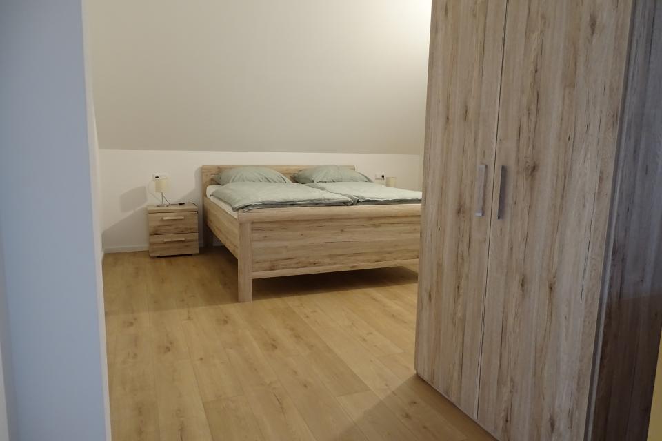 - image: 4