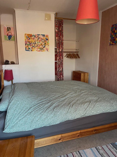 - image: 12