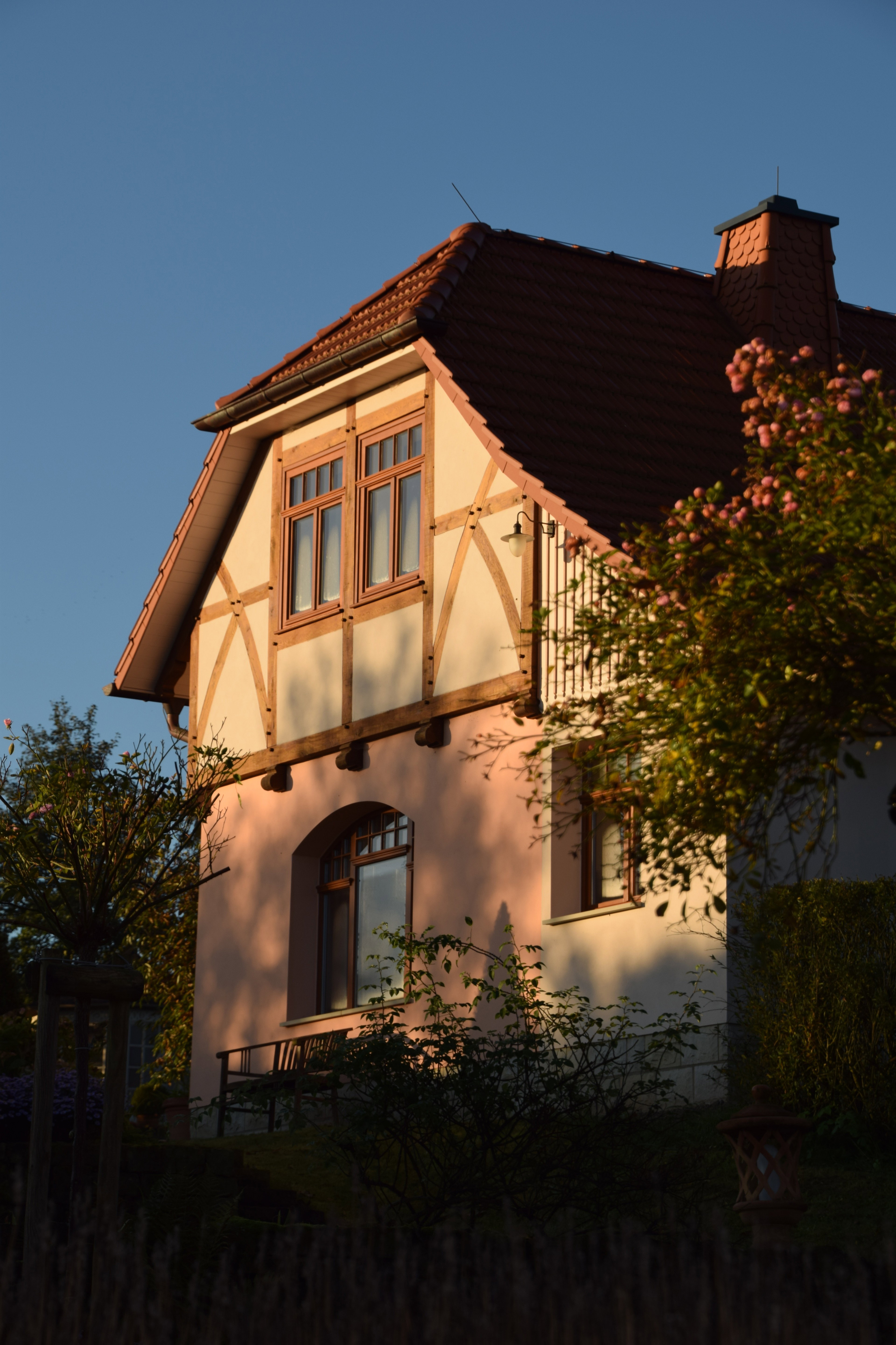 - image: 18