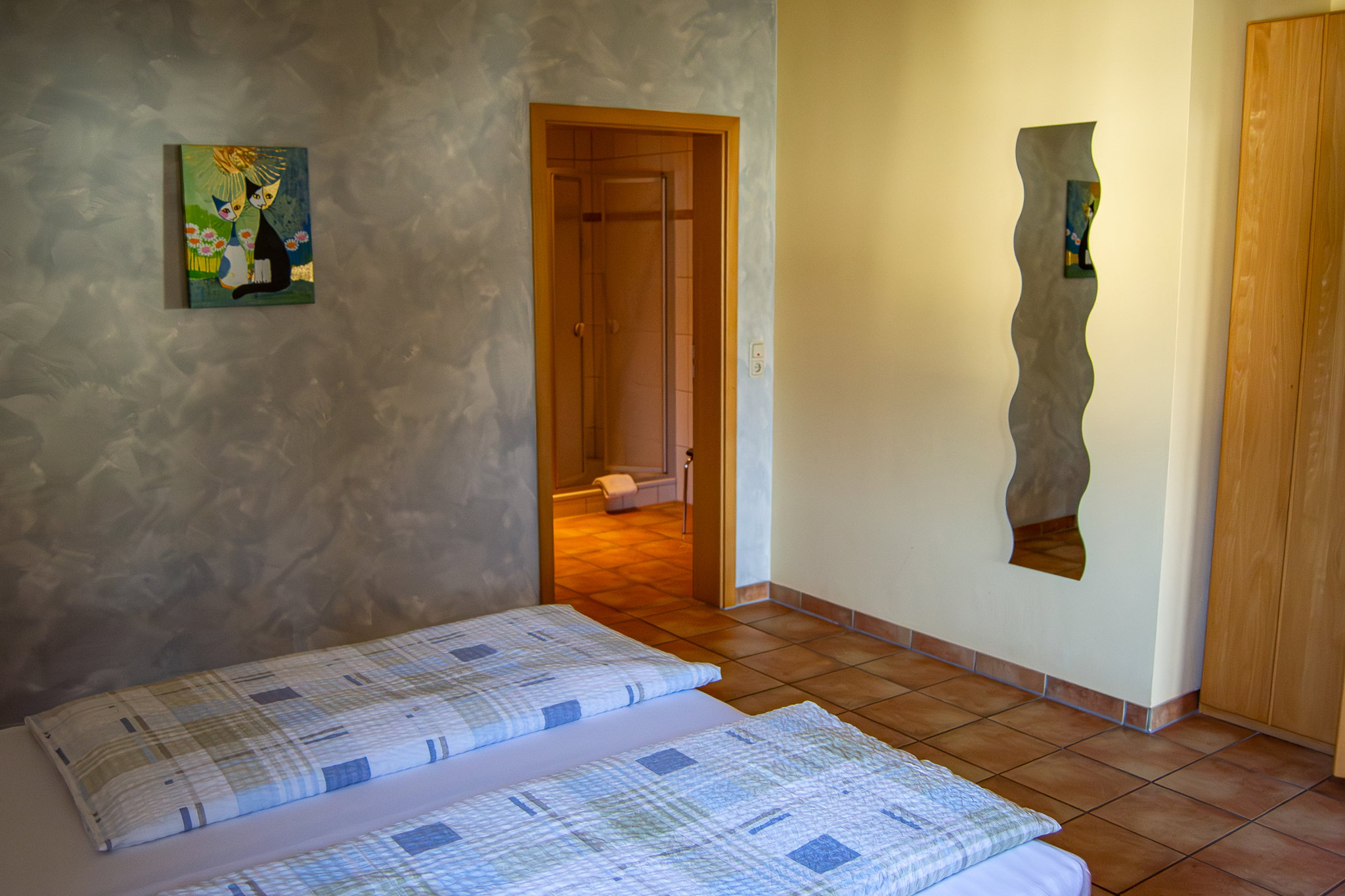 - image: 12