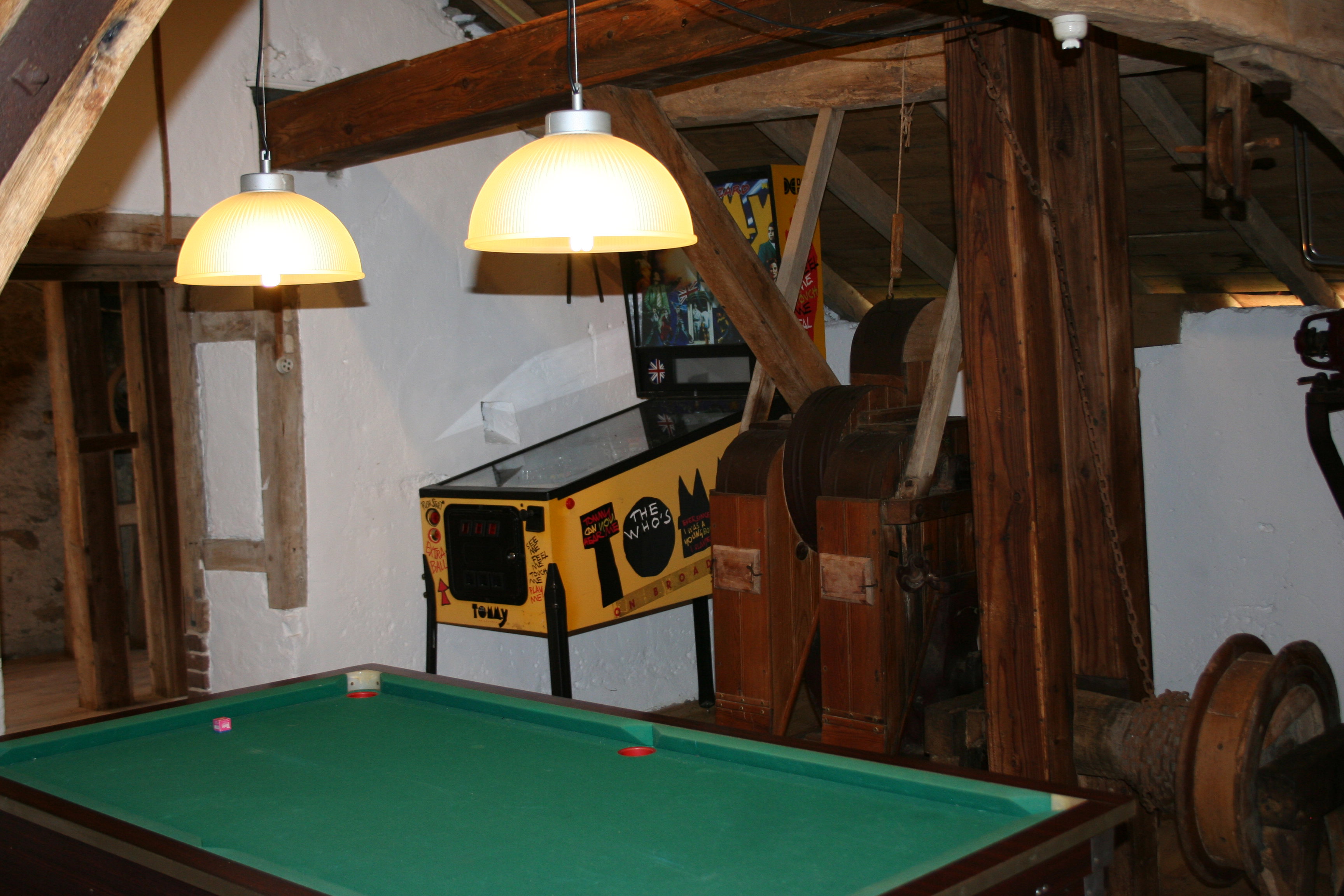 - image: 11