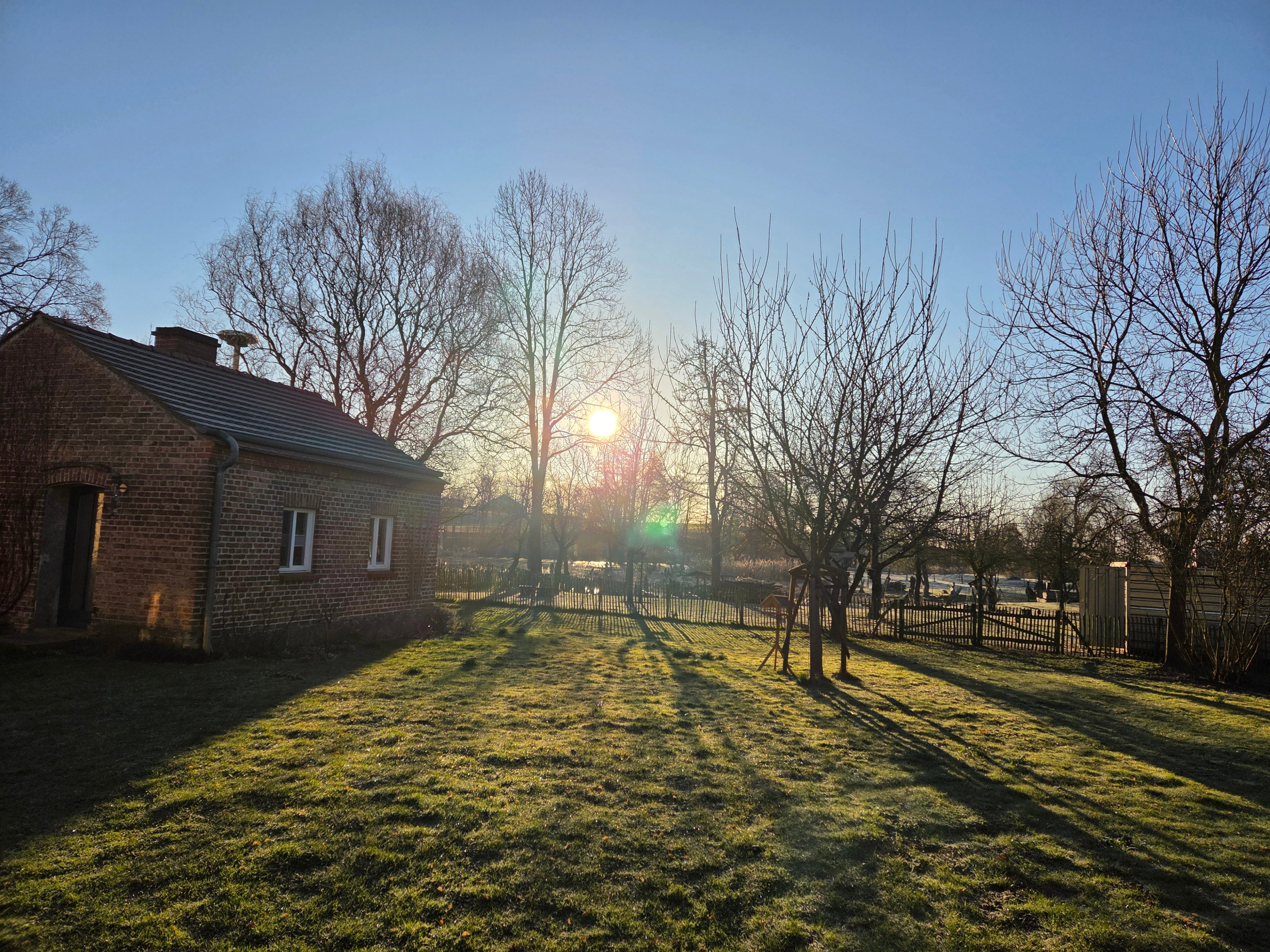 - image: 16