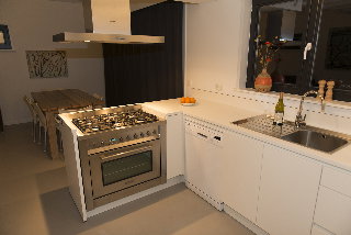 - image: 11