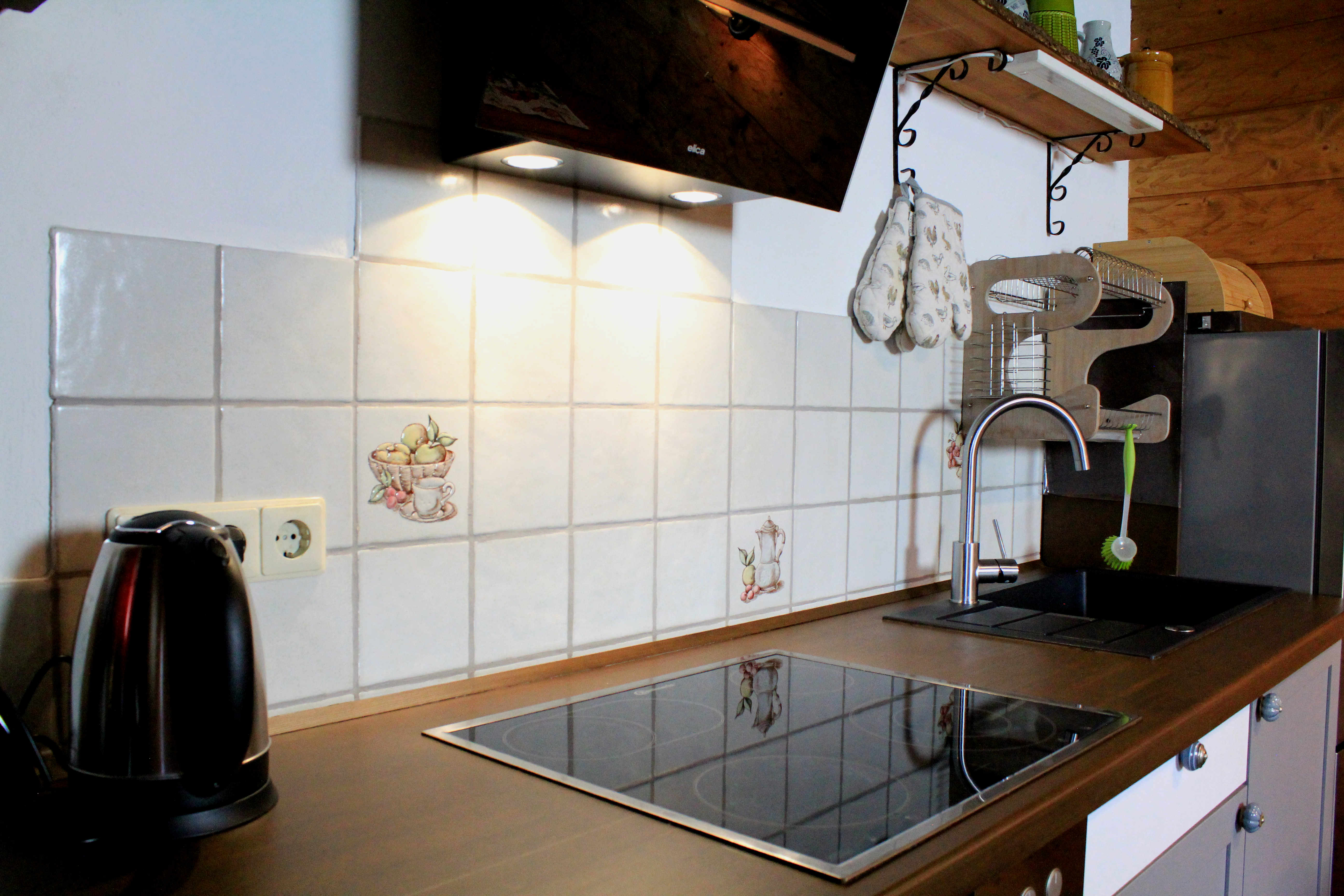 - image: 12