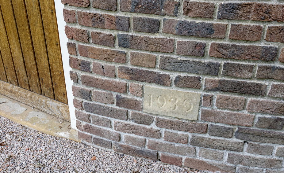 - image: 18