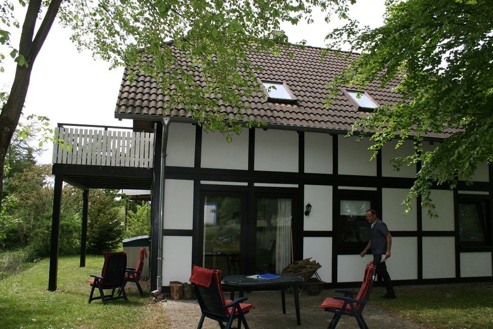 - image: 12