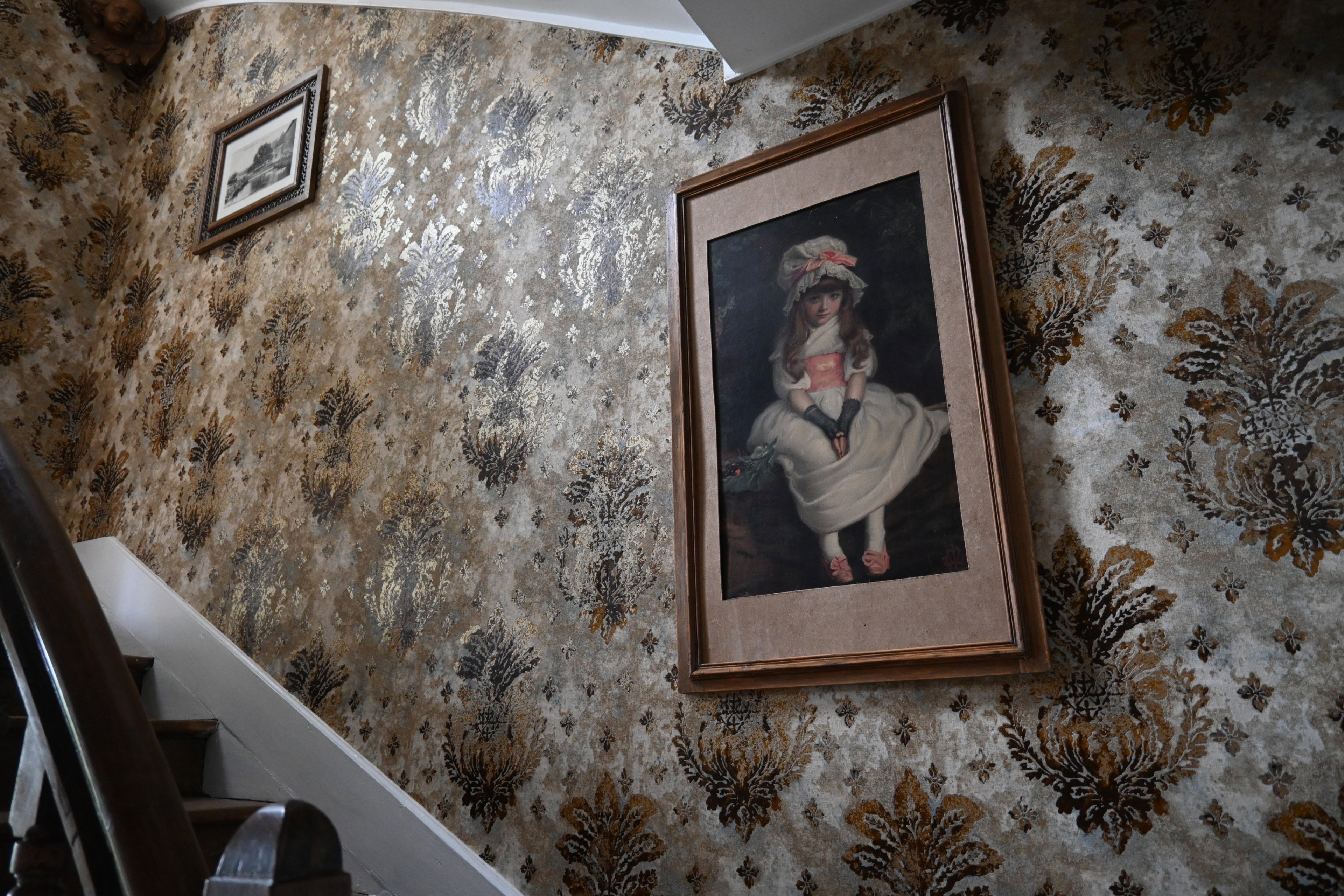 - image: 28