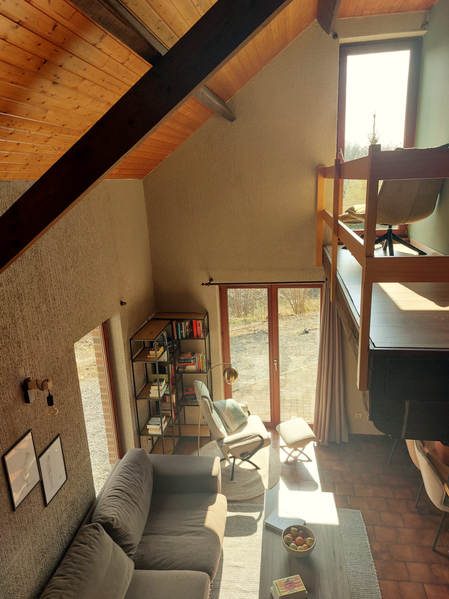 - image: 12