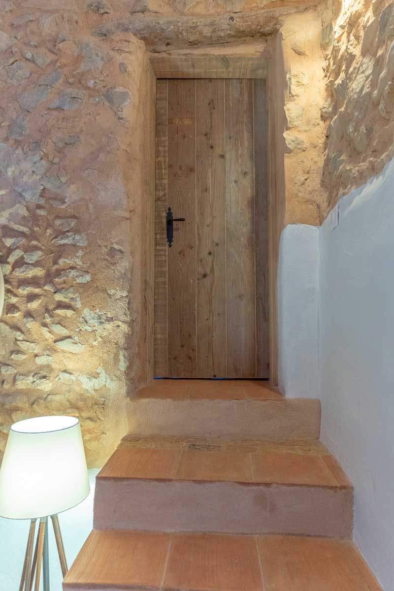 - image: 19