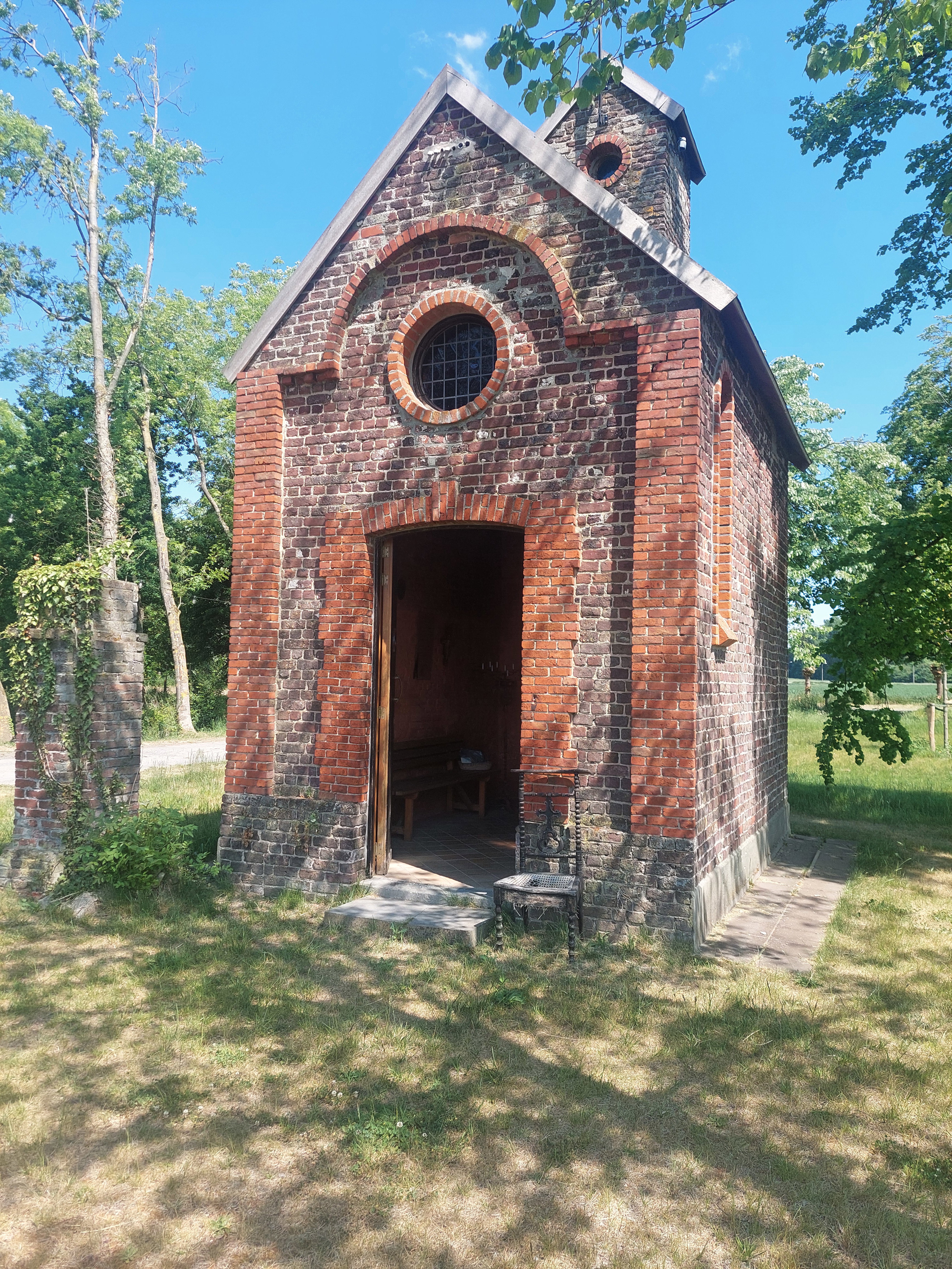 - image: 14
