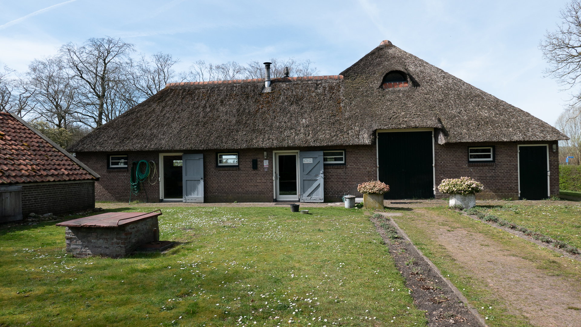 - image: 25