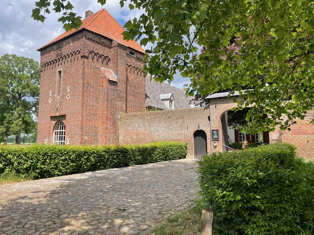 - image: 17