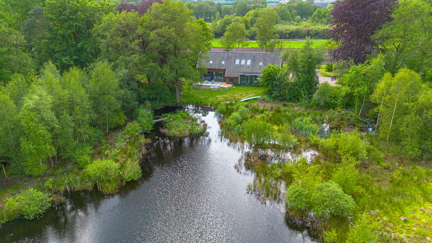 Casa nella natura a Een
