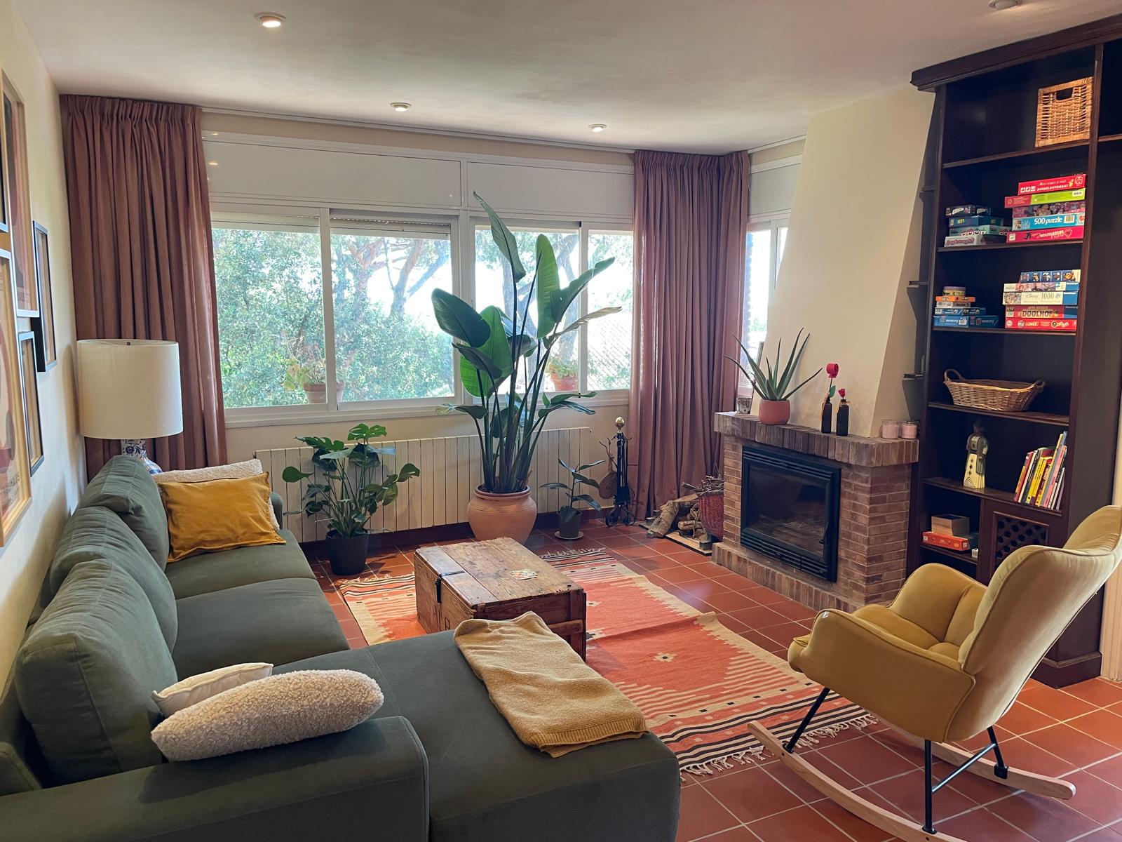 - image: 18