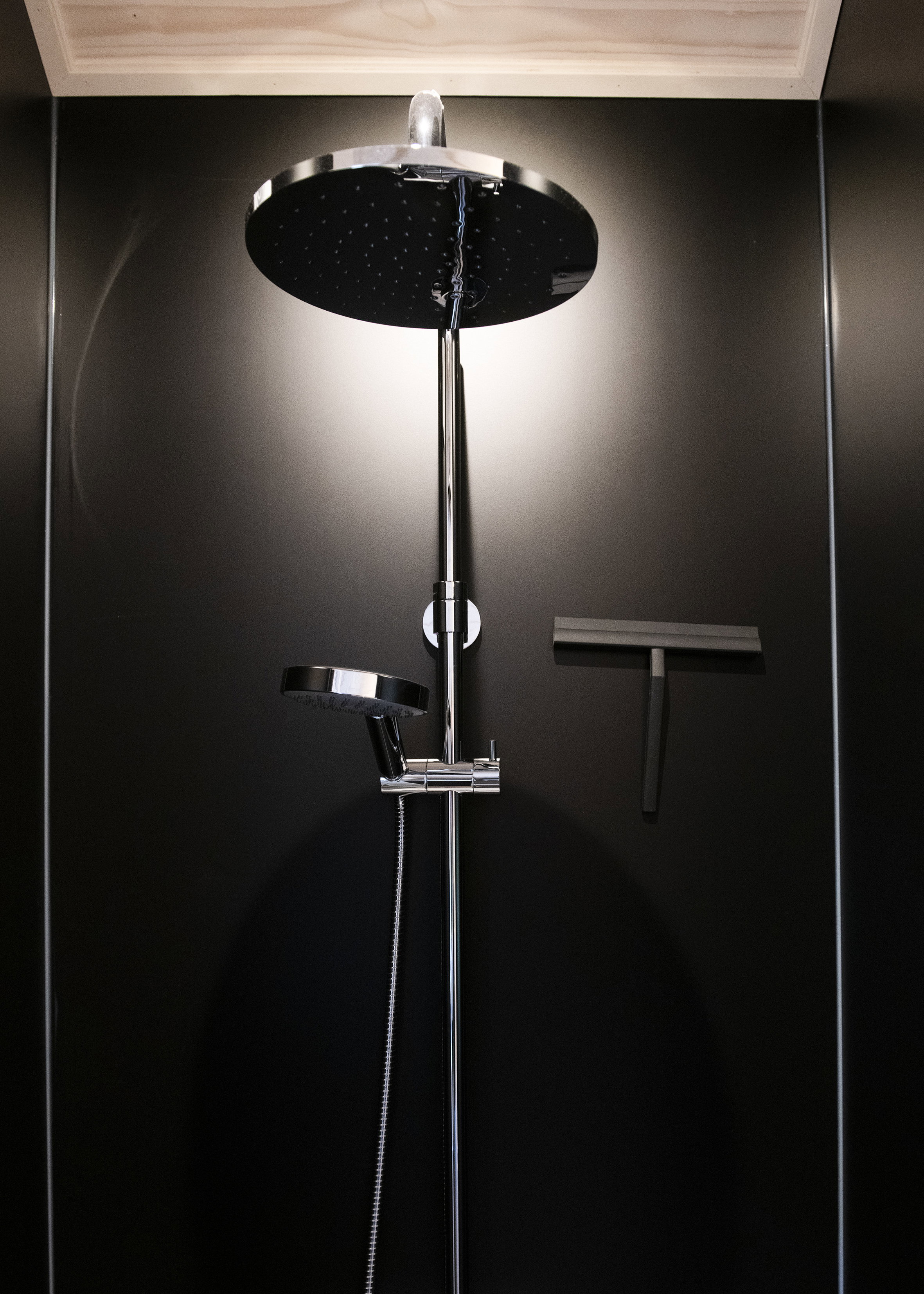 - image: 24