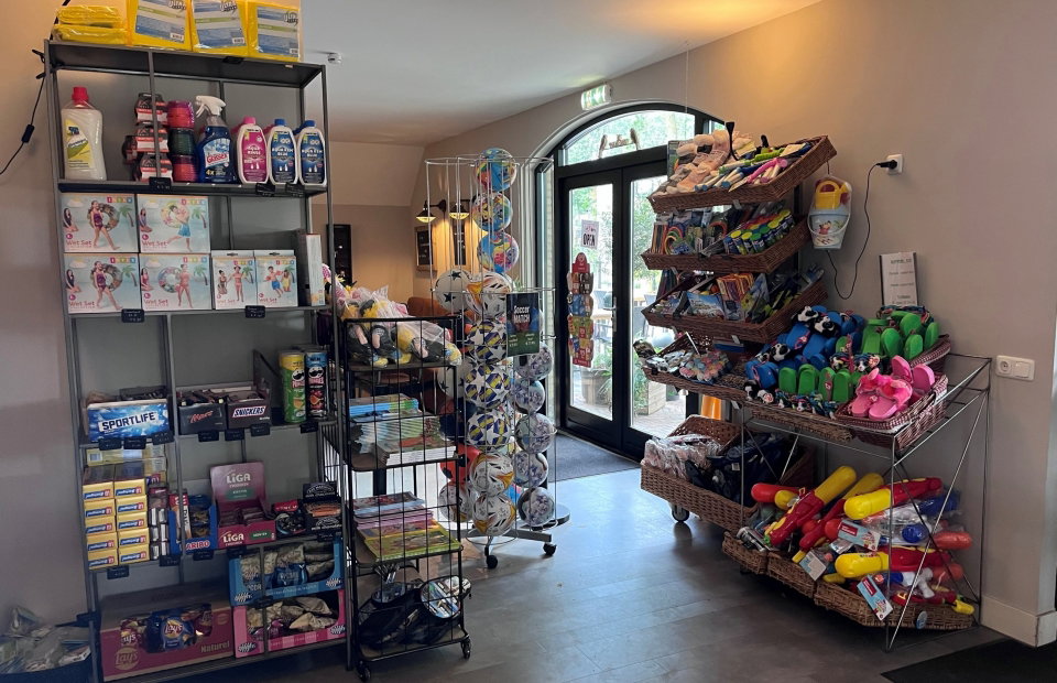 - image: 17