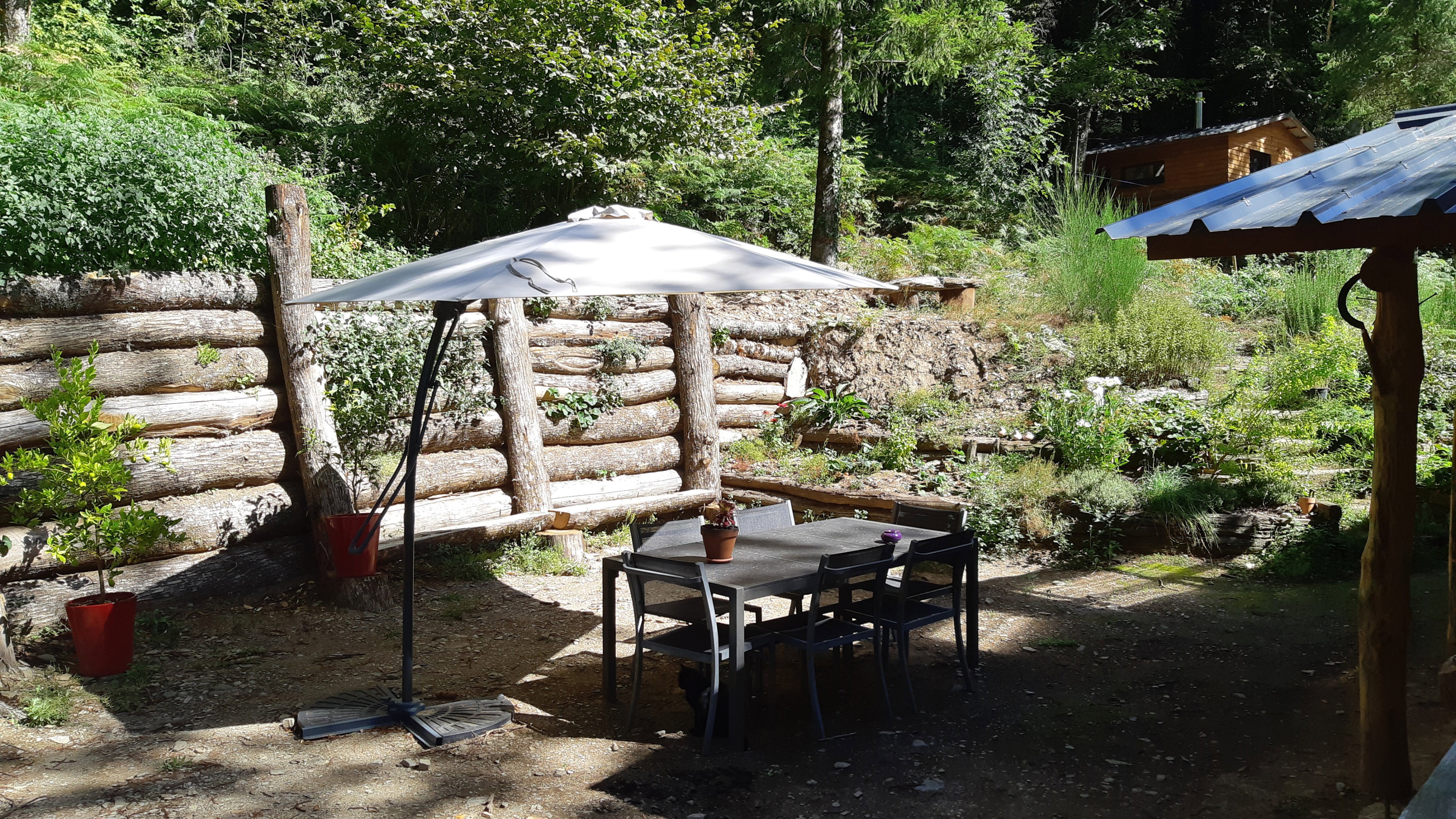 Naturhäuschen in Lespinassière