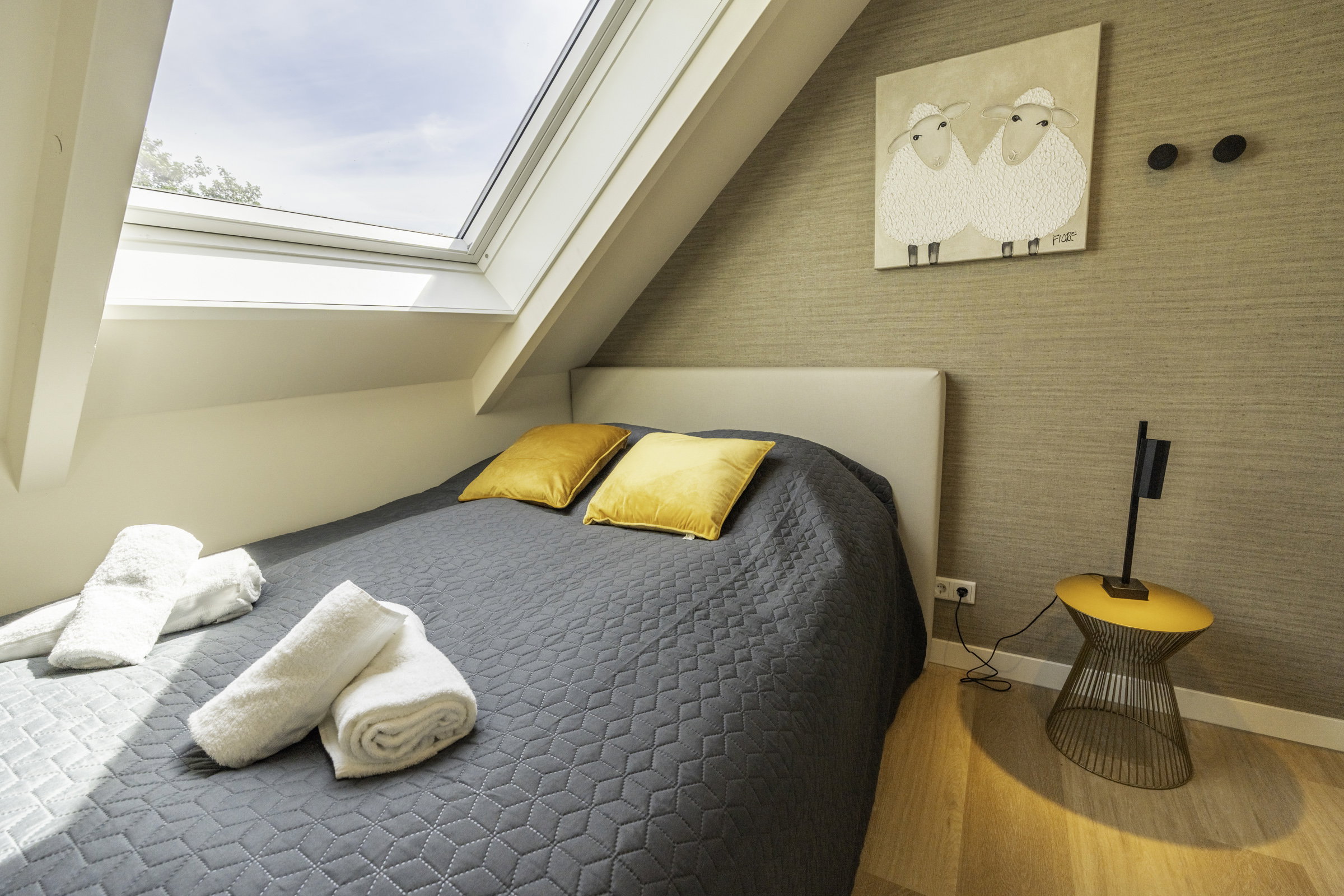 - image: 19