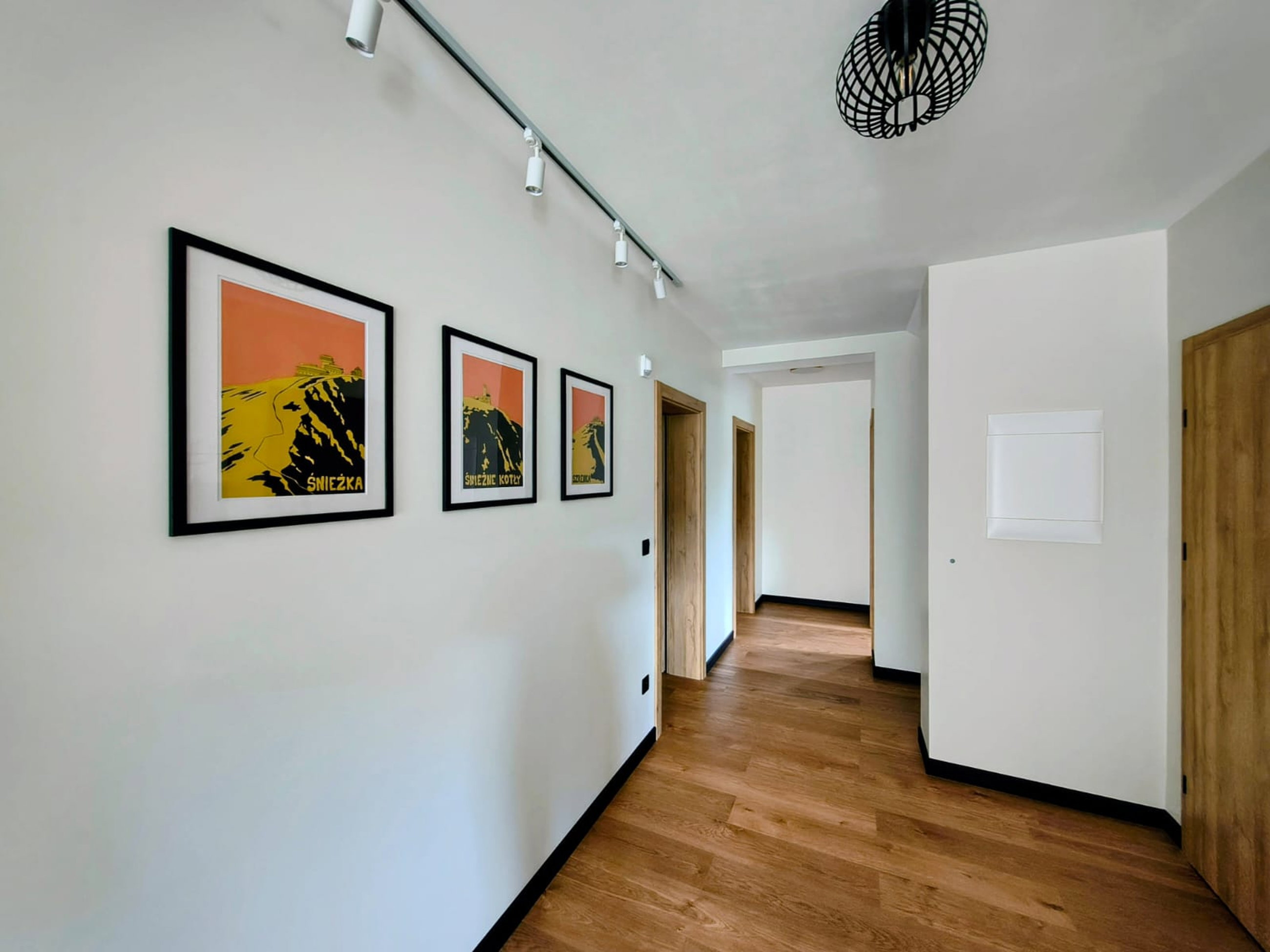 - image: 25