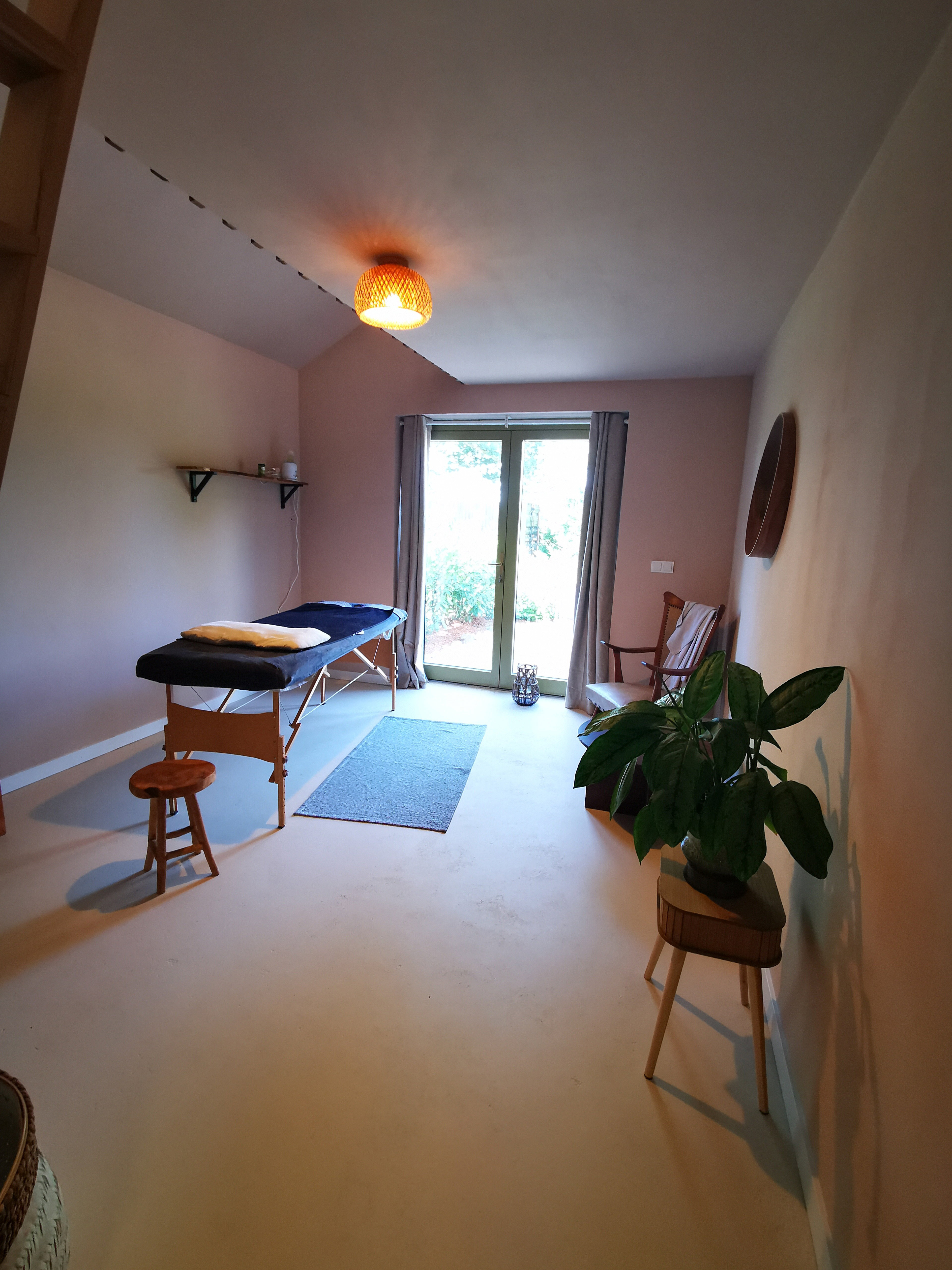 - image: 18
