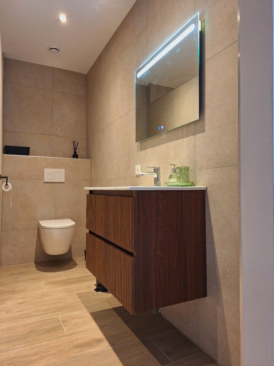 - image: 11