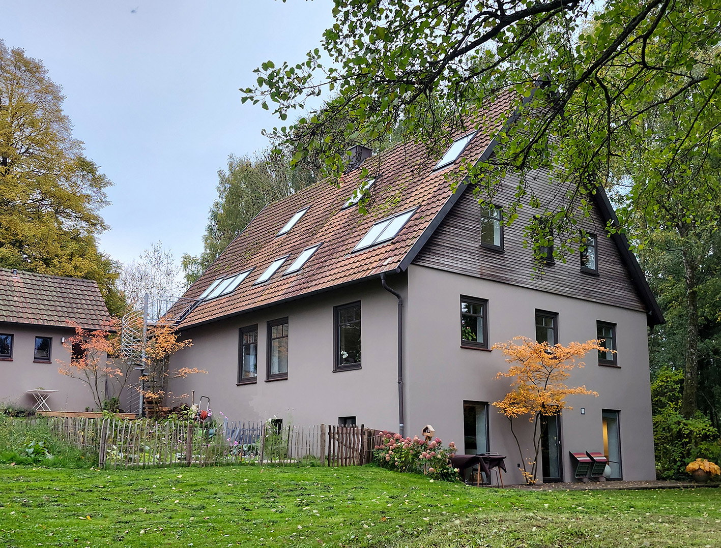- image: 42